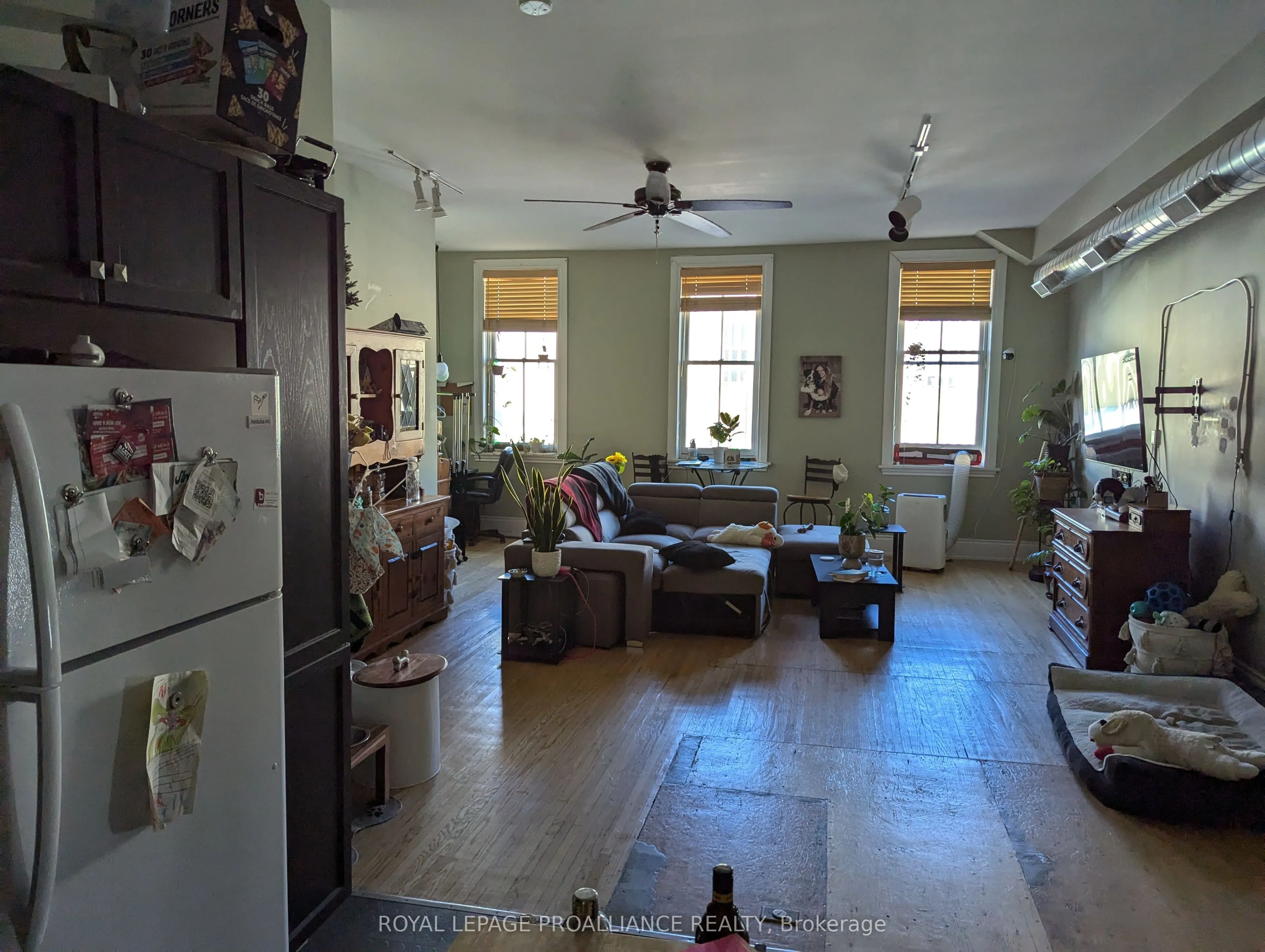 432 George Street N
