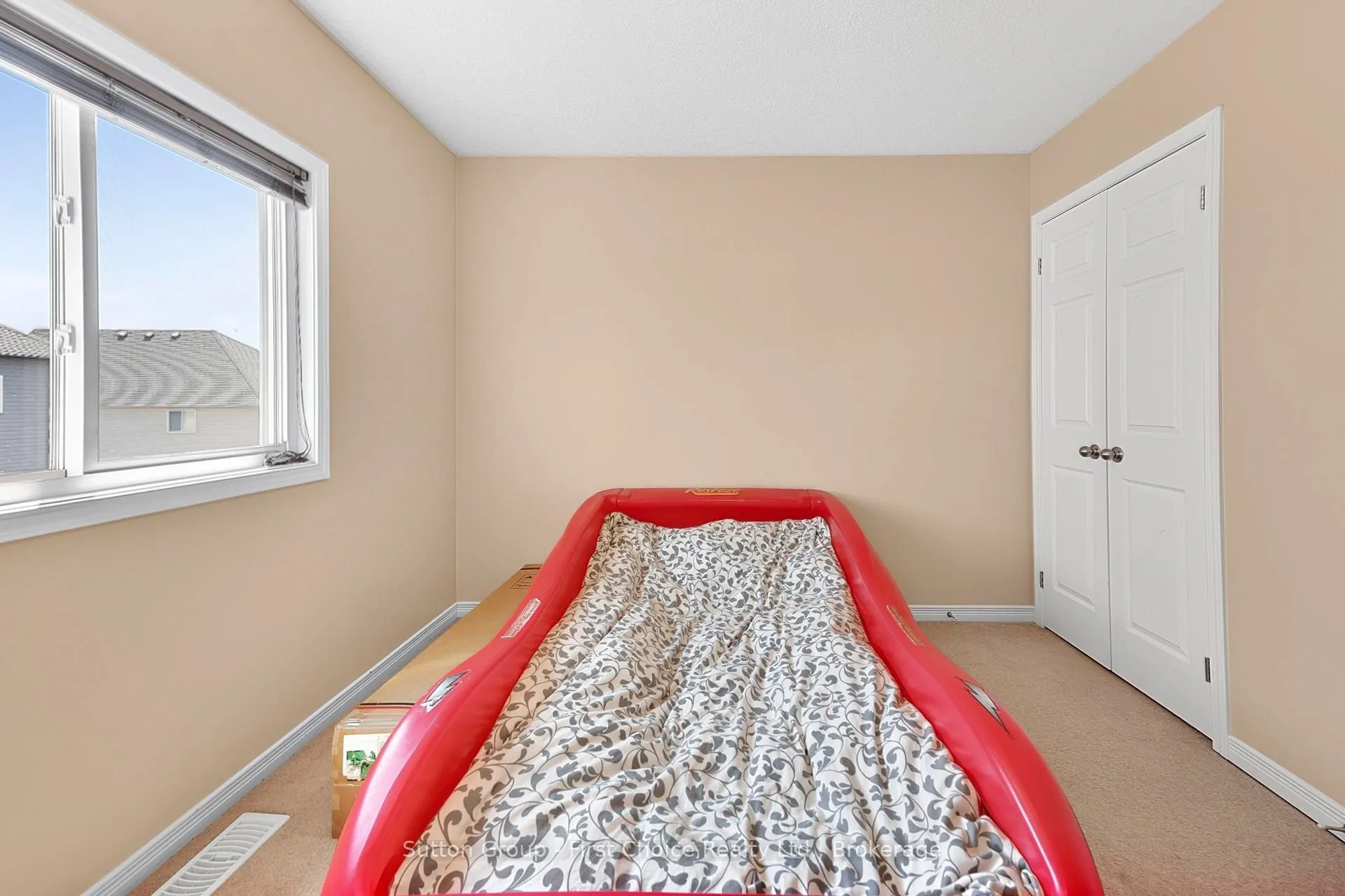 670 Reid Crescent