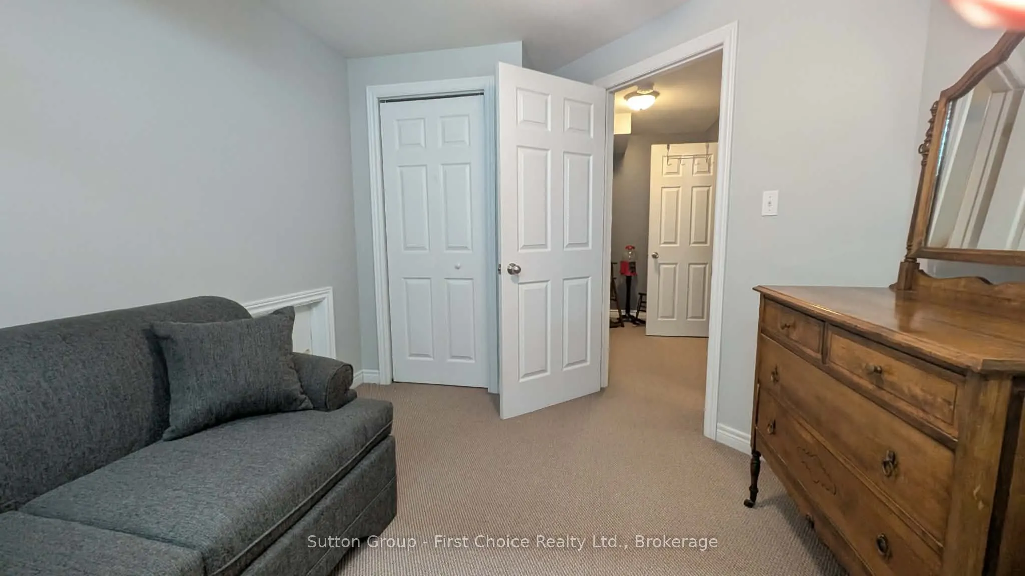 670 Reid Crescent