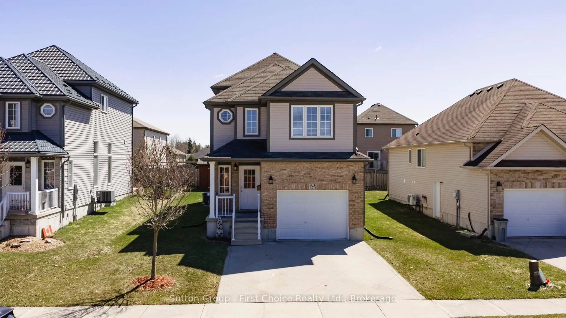 670 Reid Crescent