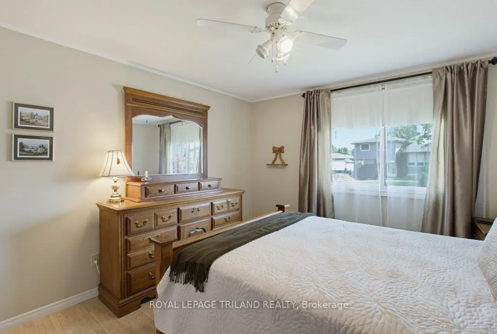 5 Warren Crescent