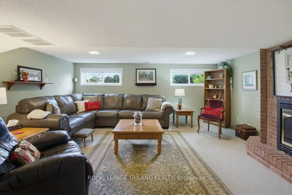 5 Warren Crescent