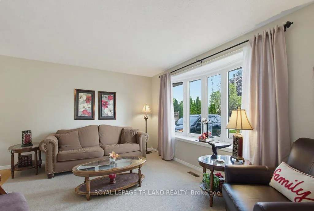 5 Warren Crescent