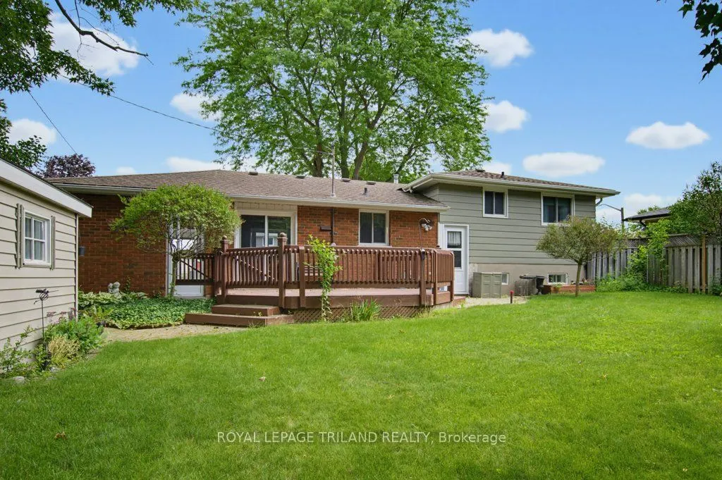 5 Warren Crescent