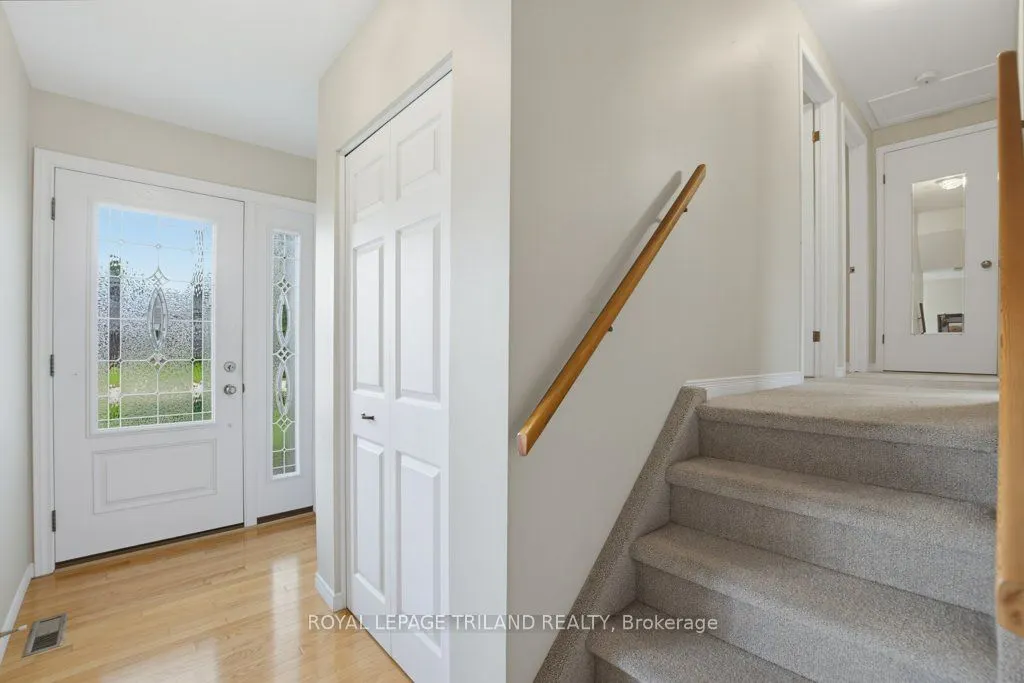 5 Warren Crescent