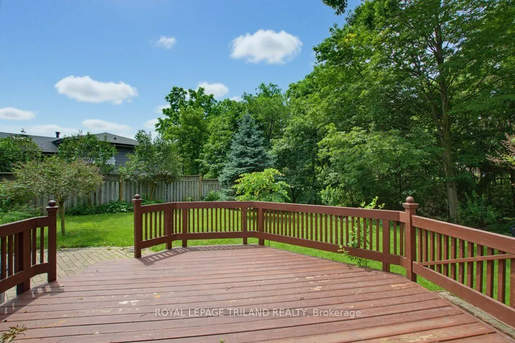 5 Warren Crescent
