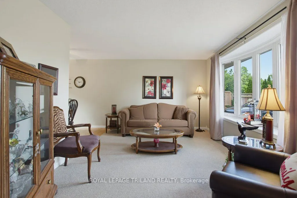 5 Warren Crescent