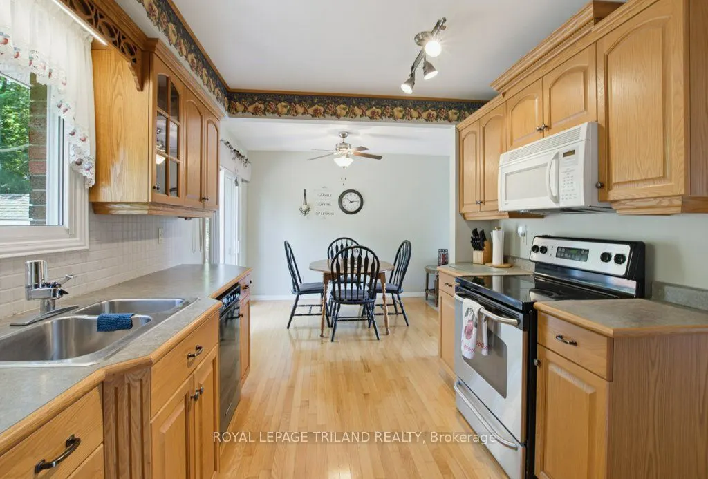 5 Warren Crescent