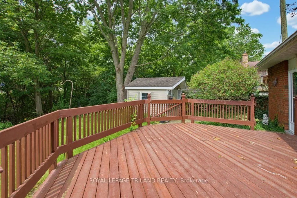 5 Warren Crescent