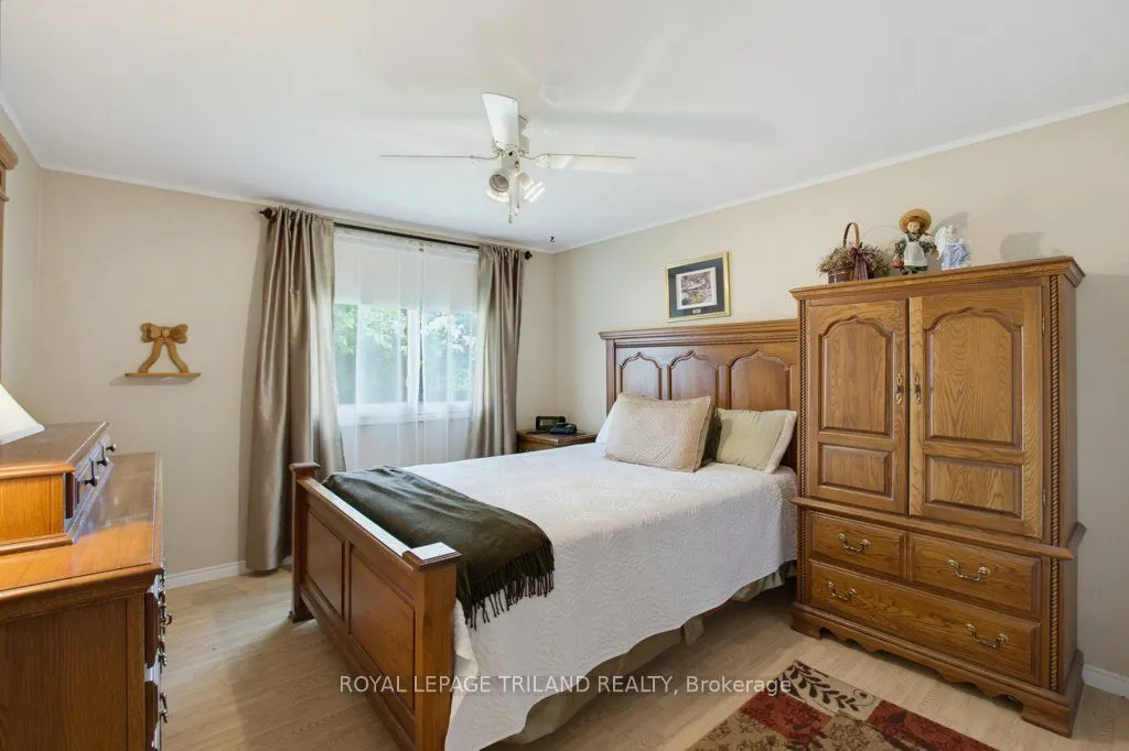5 Warren Crescent
