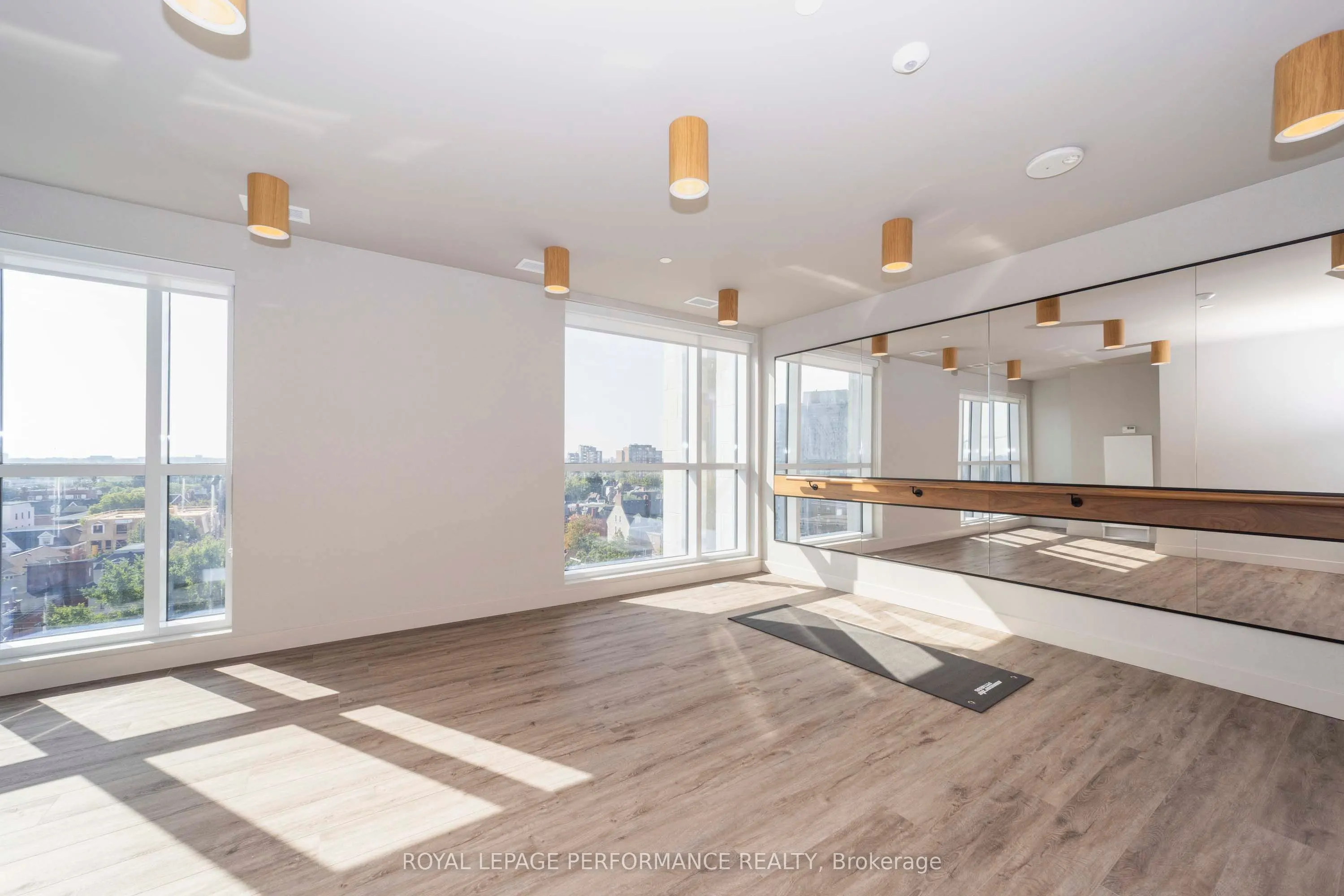 560 Rideau Street #517