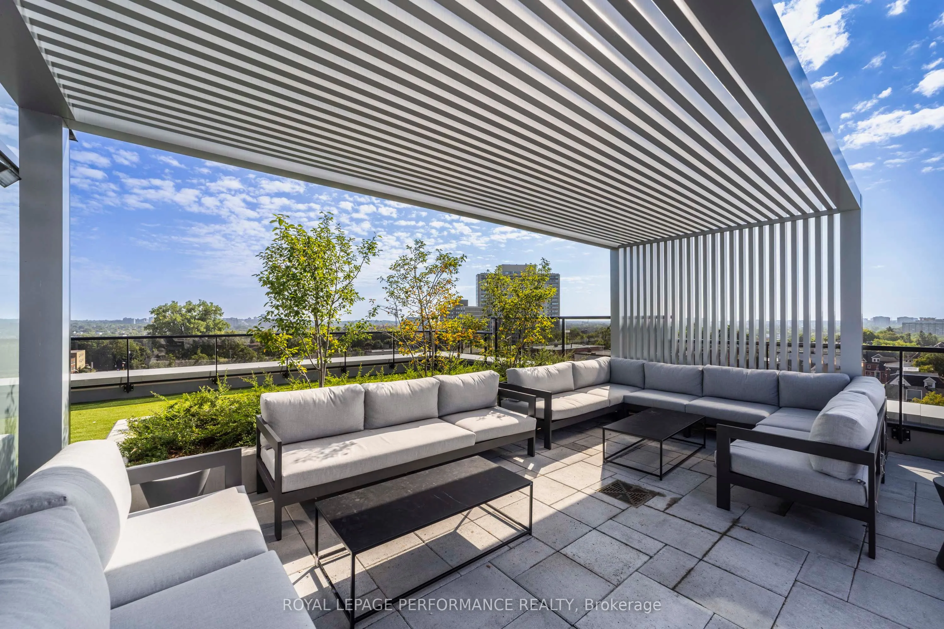 560 Rideau Street #517