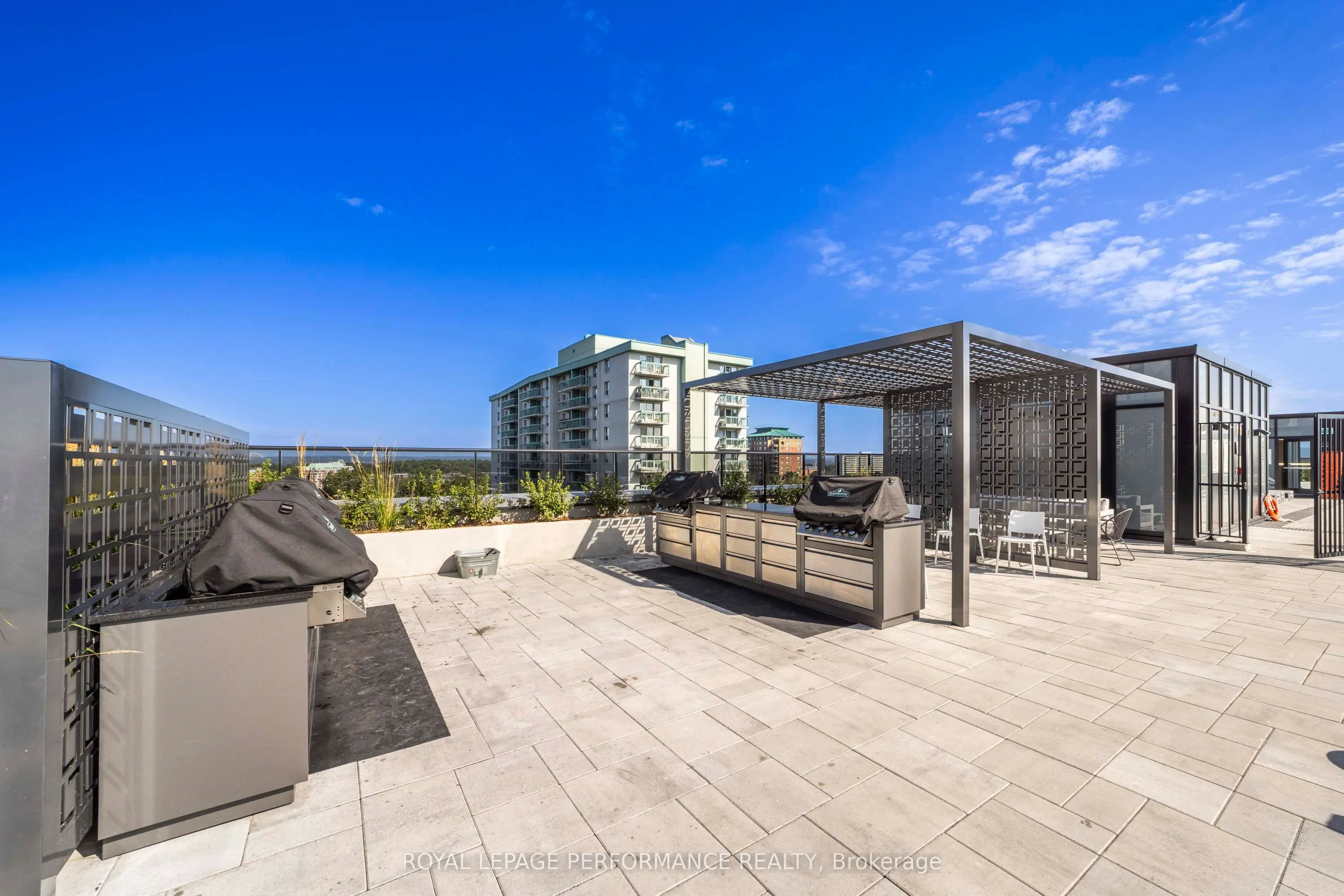 560 Rideau Street #517