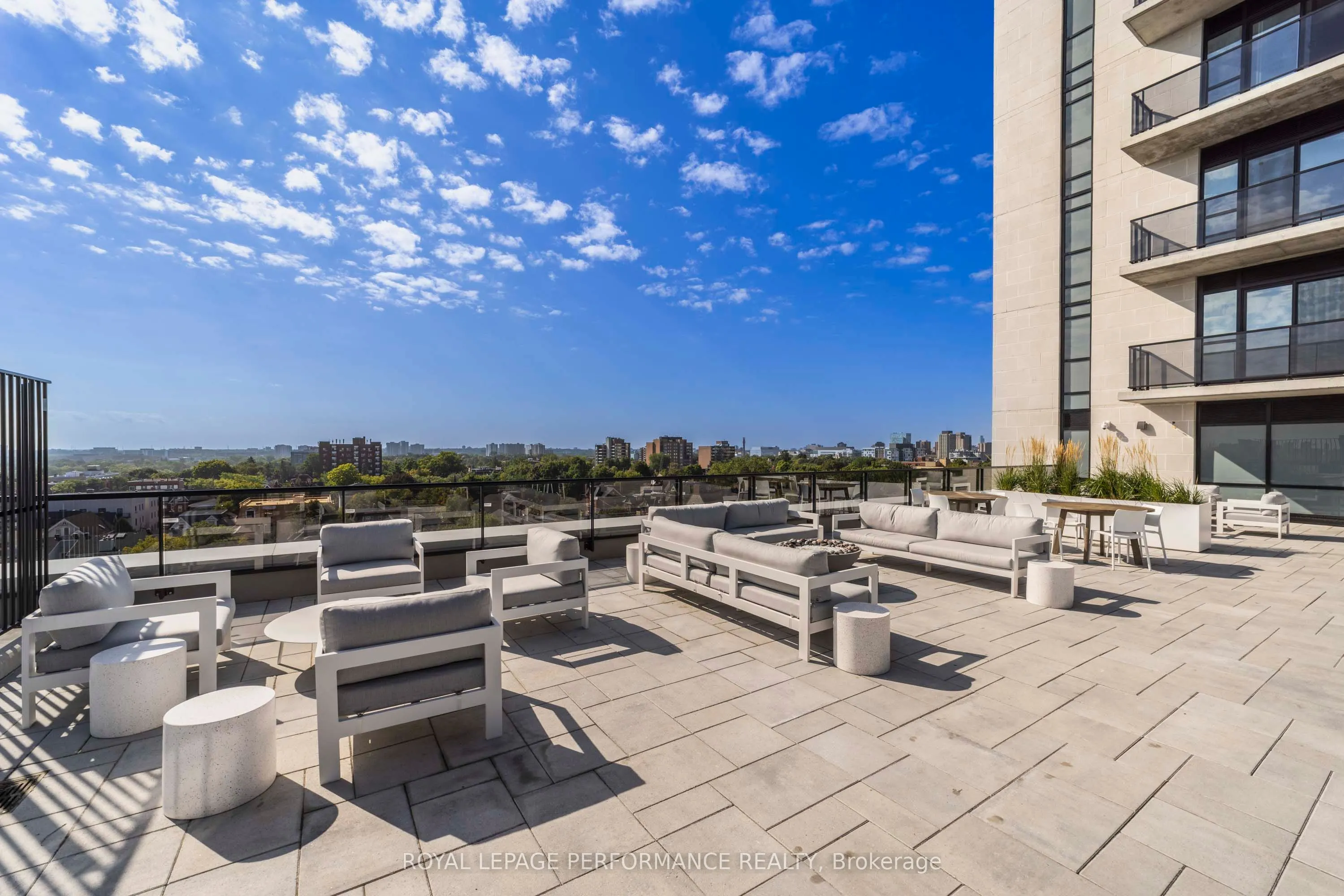 560 Rideau Street #517