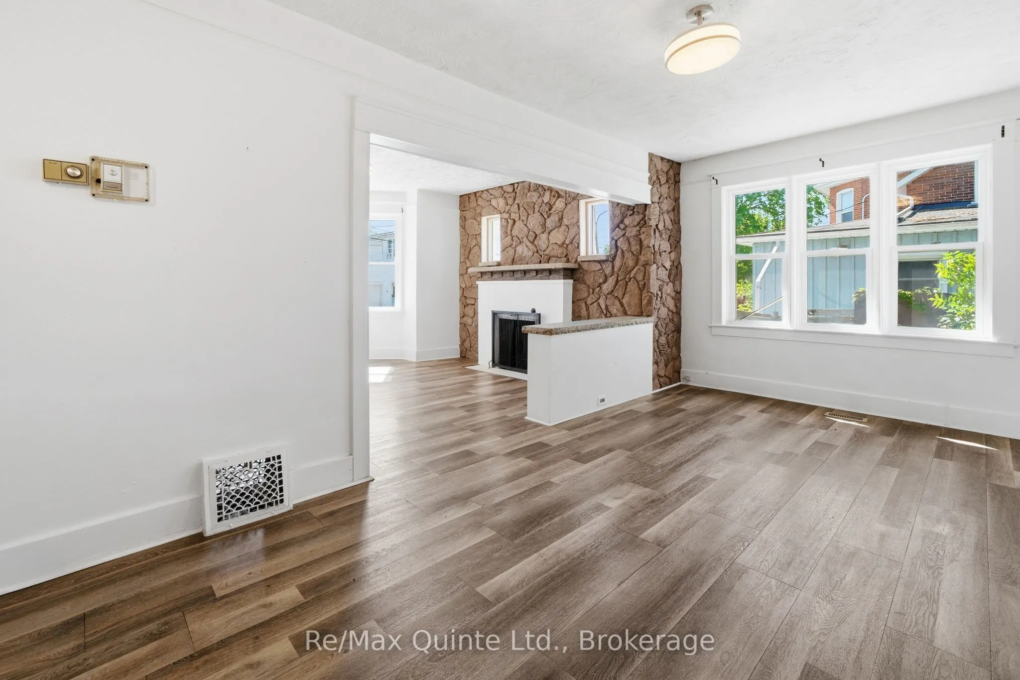 8 Dunbar Street