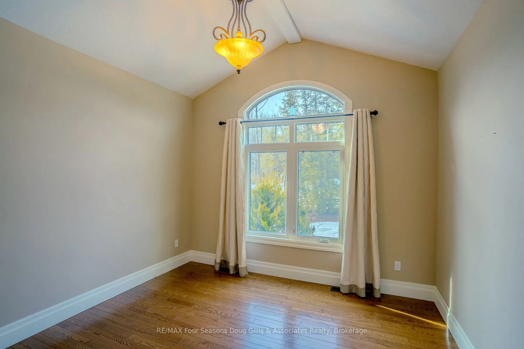 135 Algonquin Drive