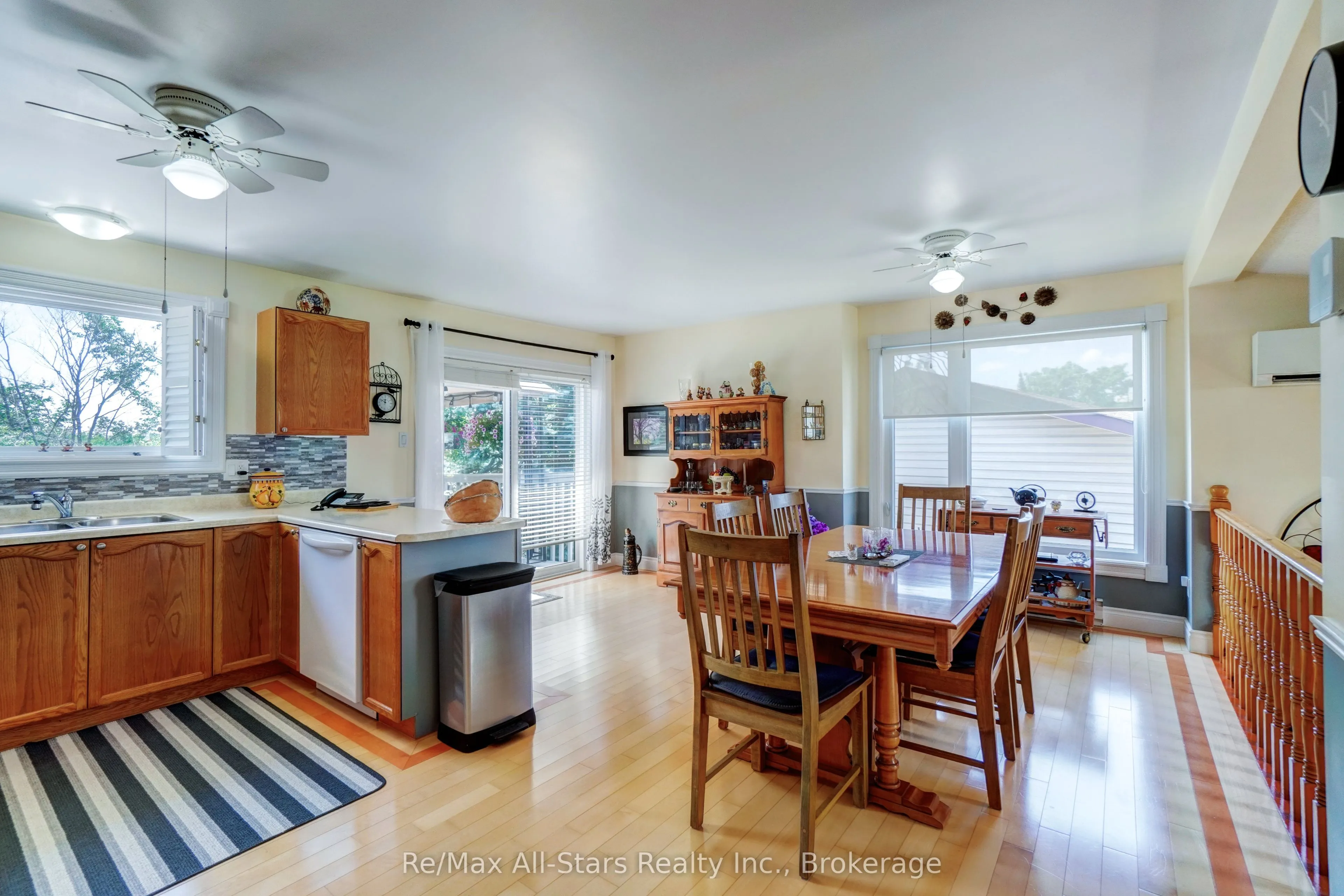 16 Cedartree Lane