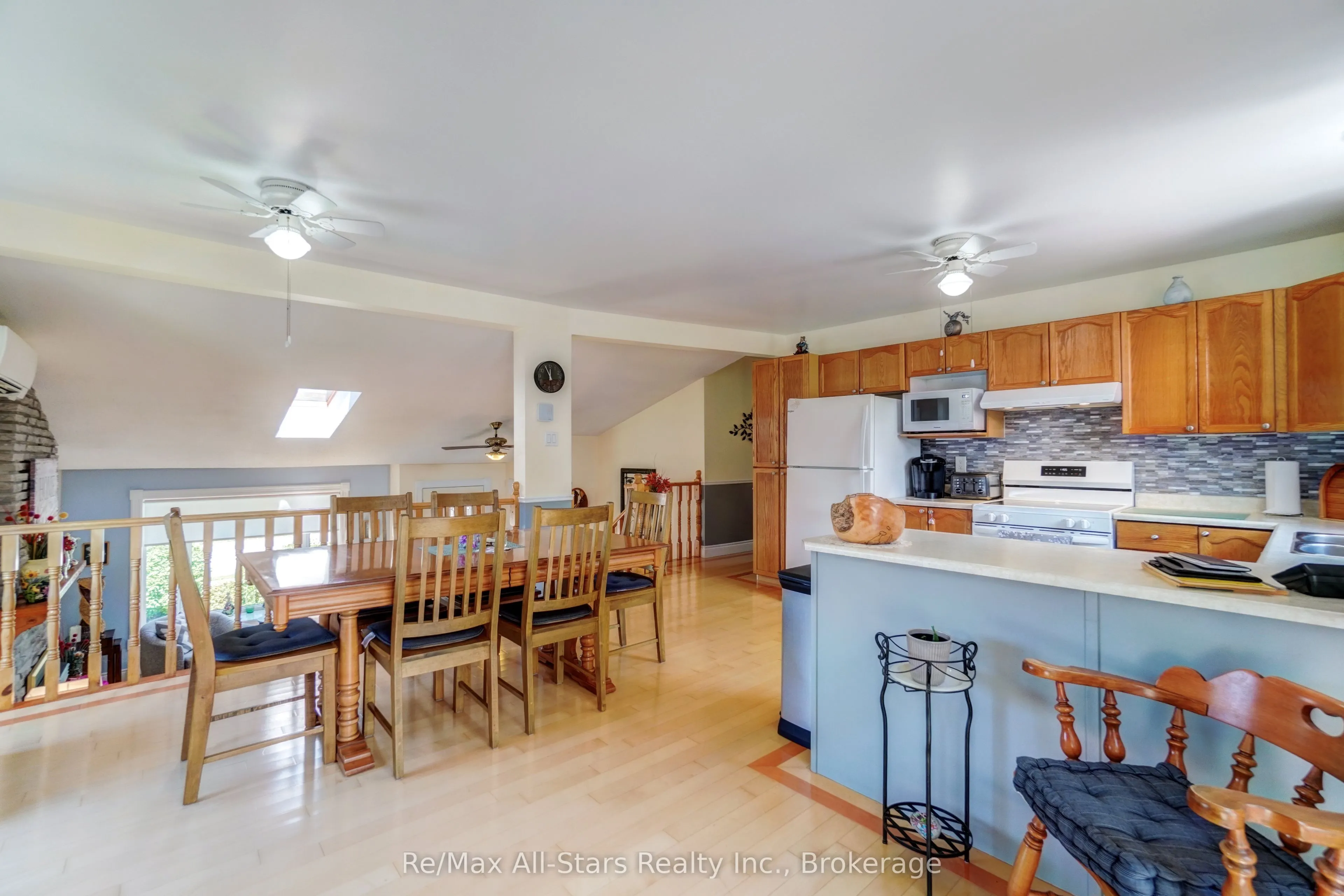 16 Cedartree Lane