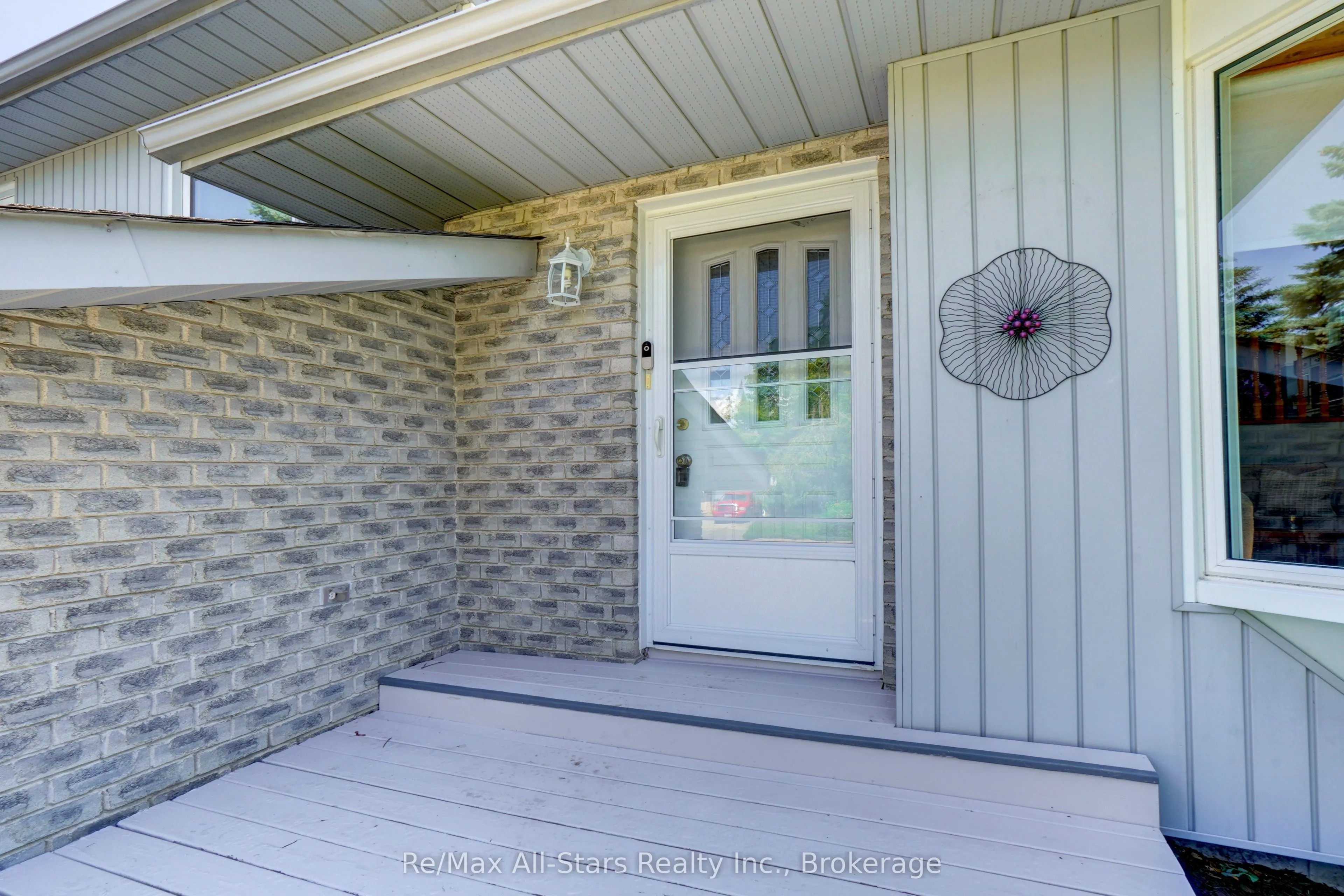 16 Cedartree Lane