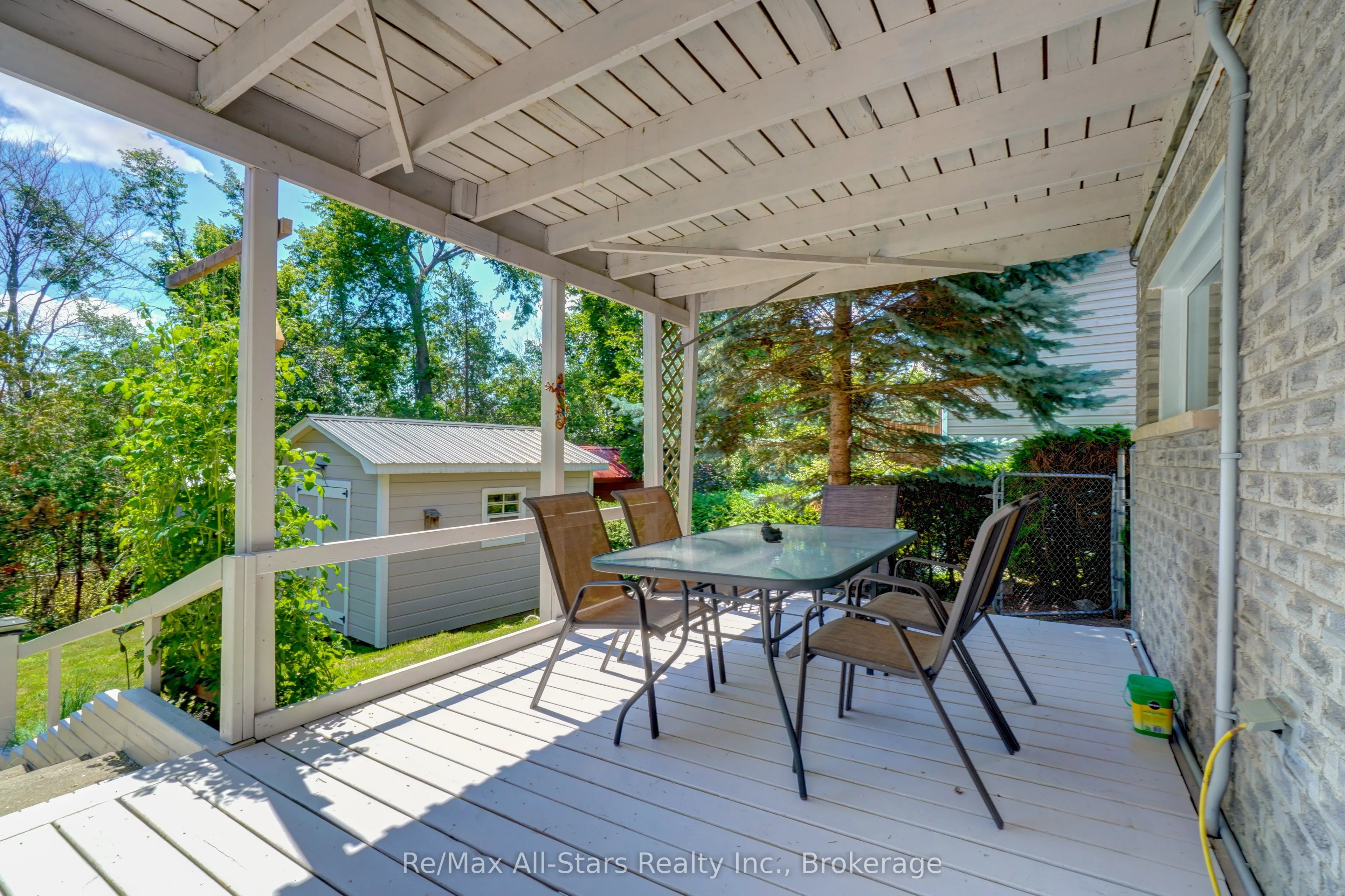 16 Cedartree Lane