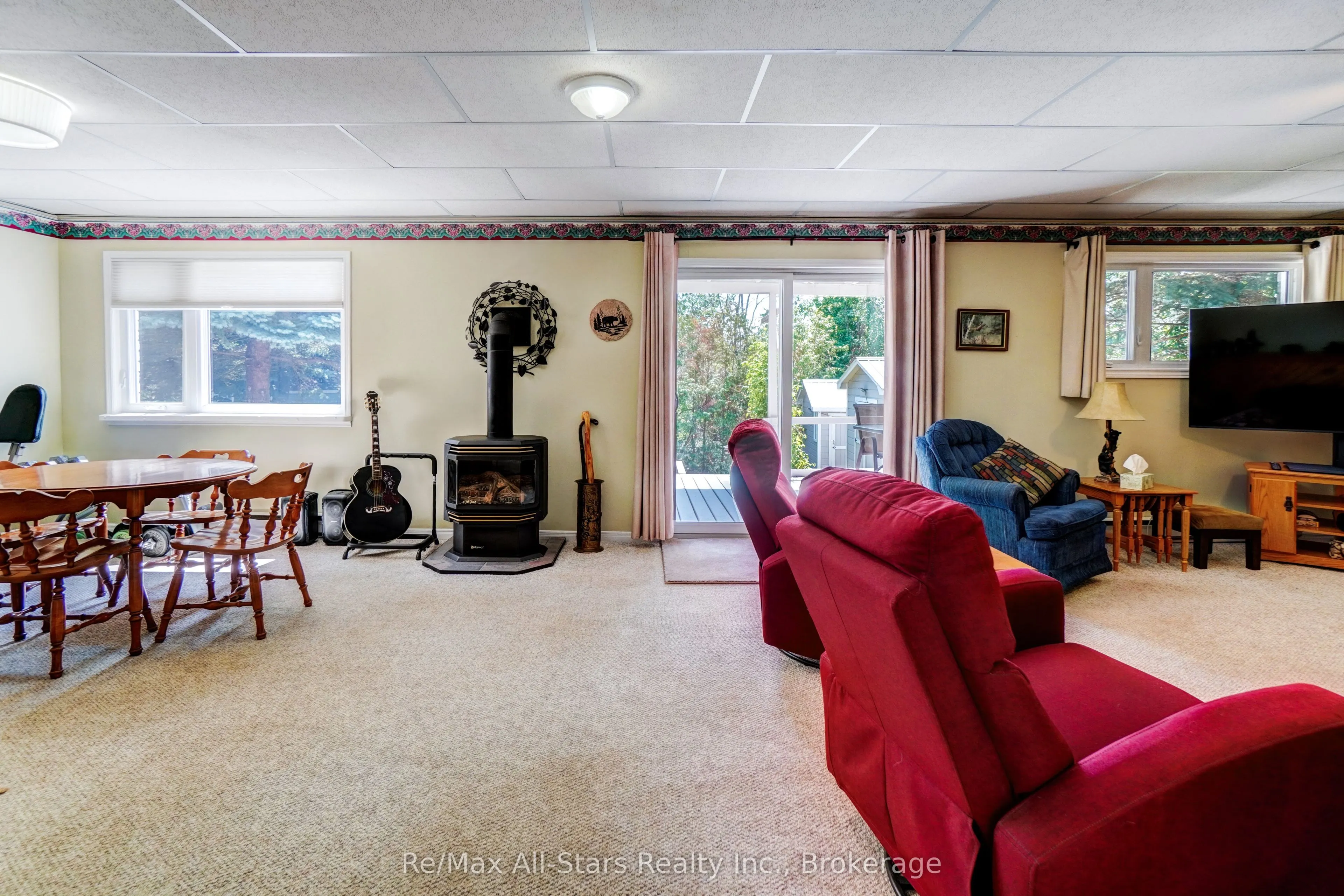 16 Cedartree Lane