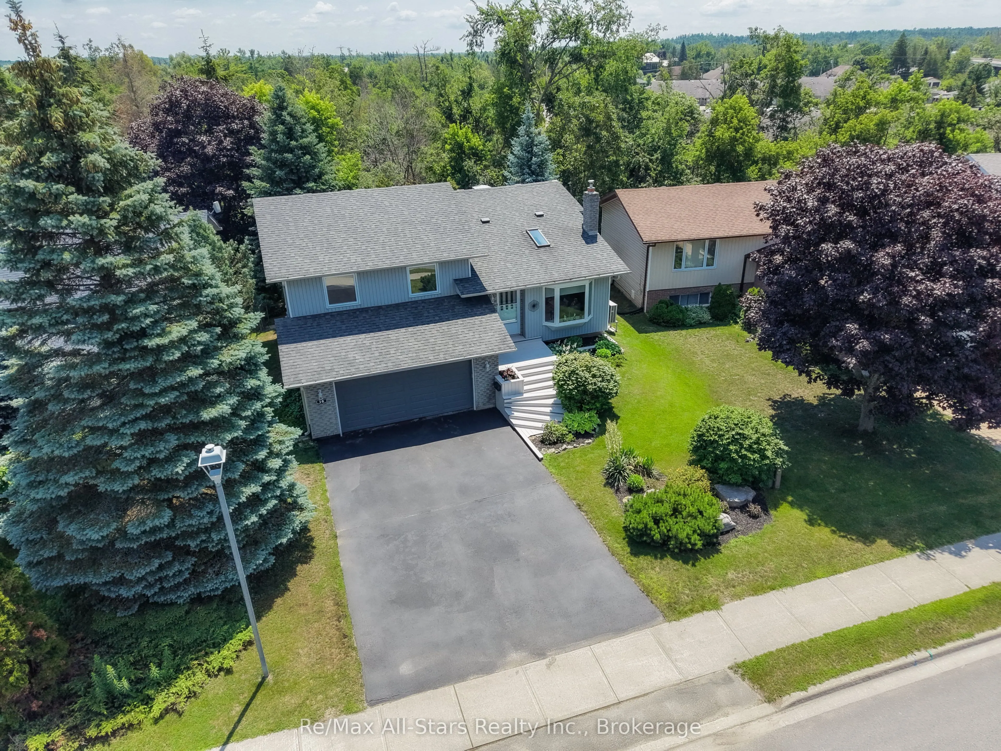 16 Cedartree Lane