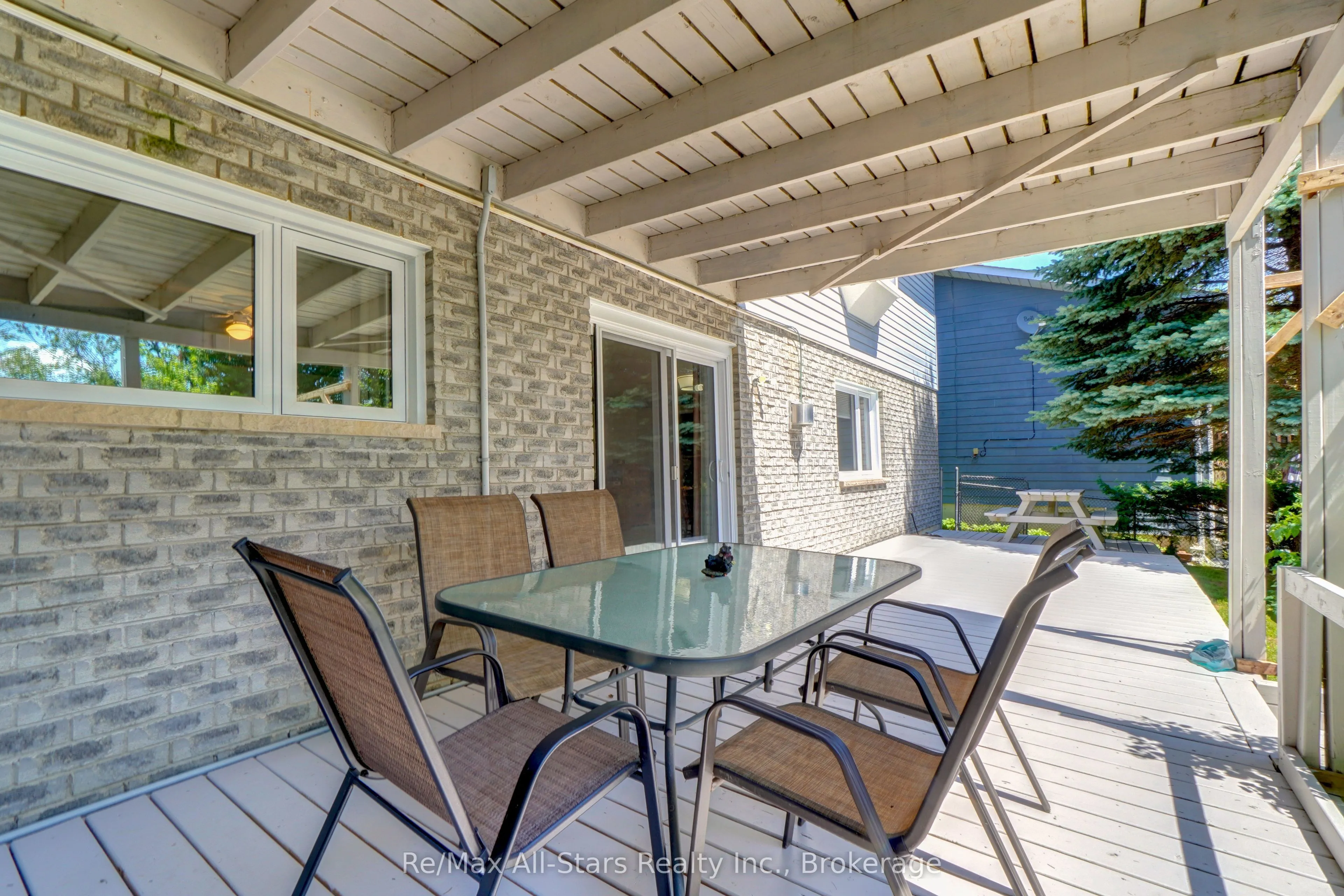 16 Cedartree Lane