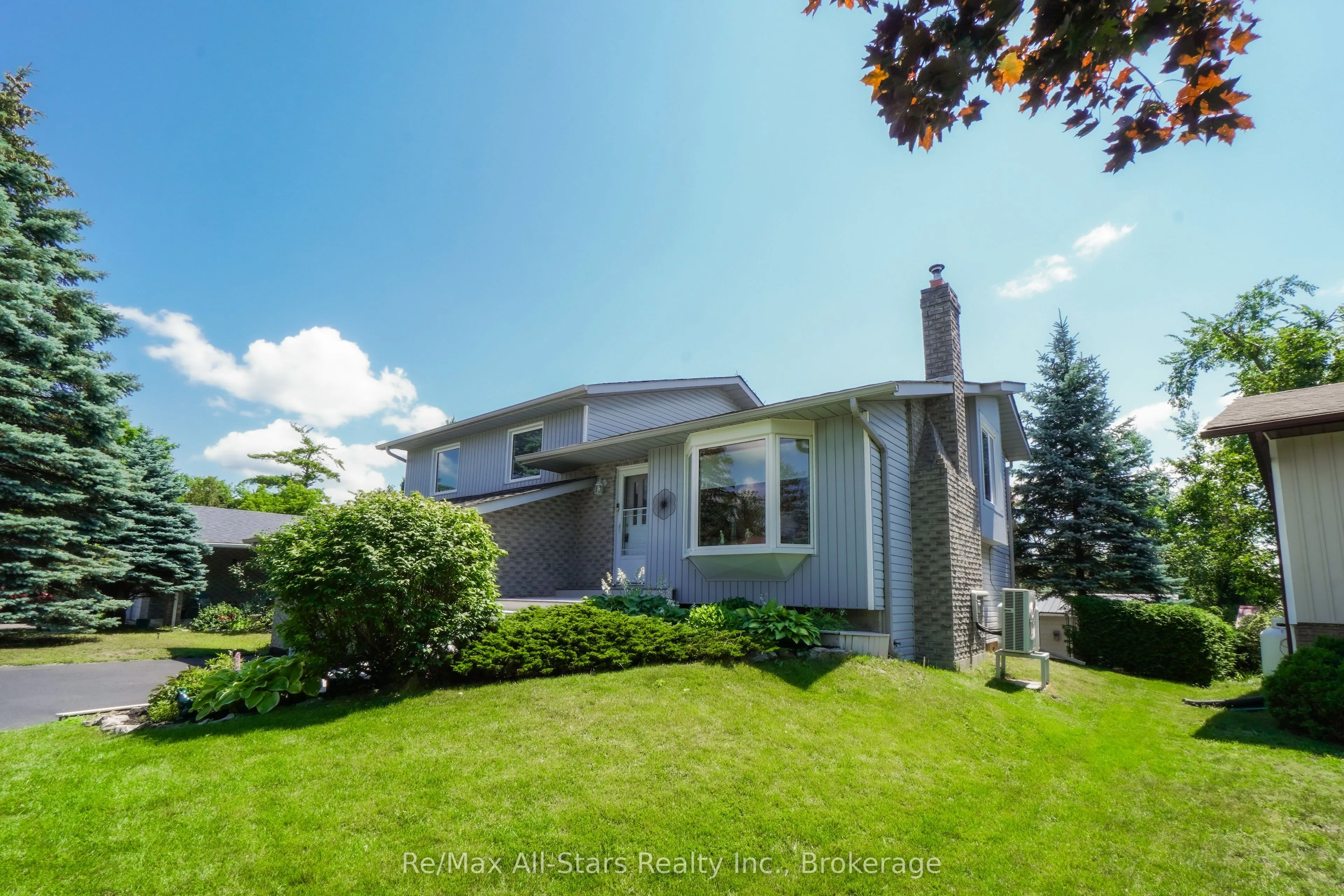 16 Cedartree Lane