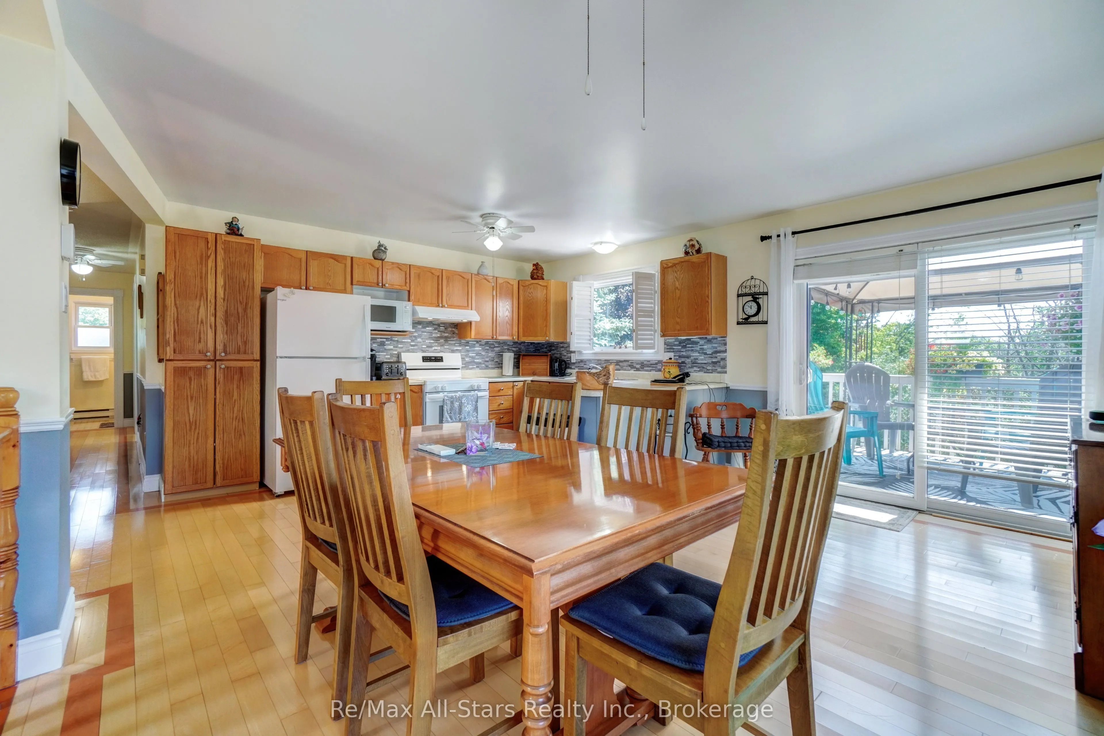 16 Cedartree Lane
