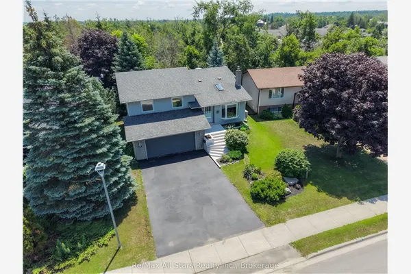 16 Cedartree Lane