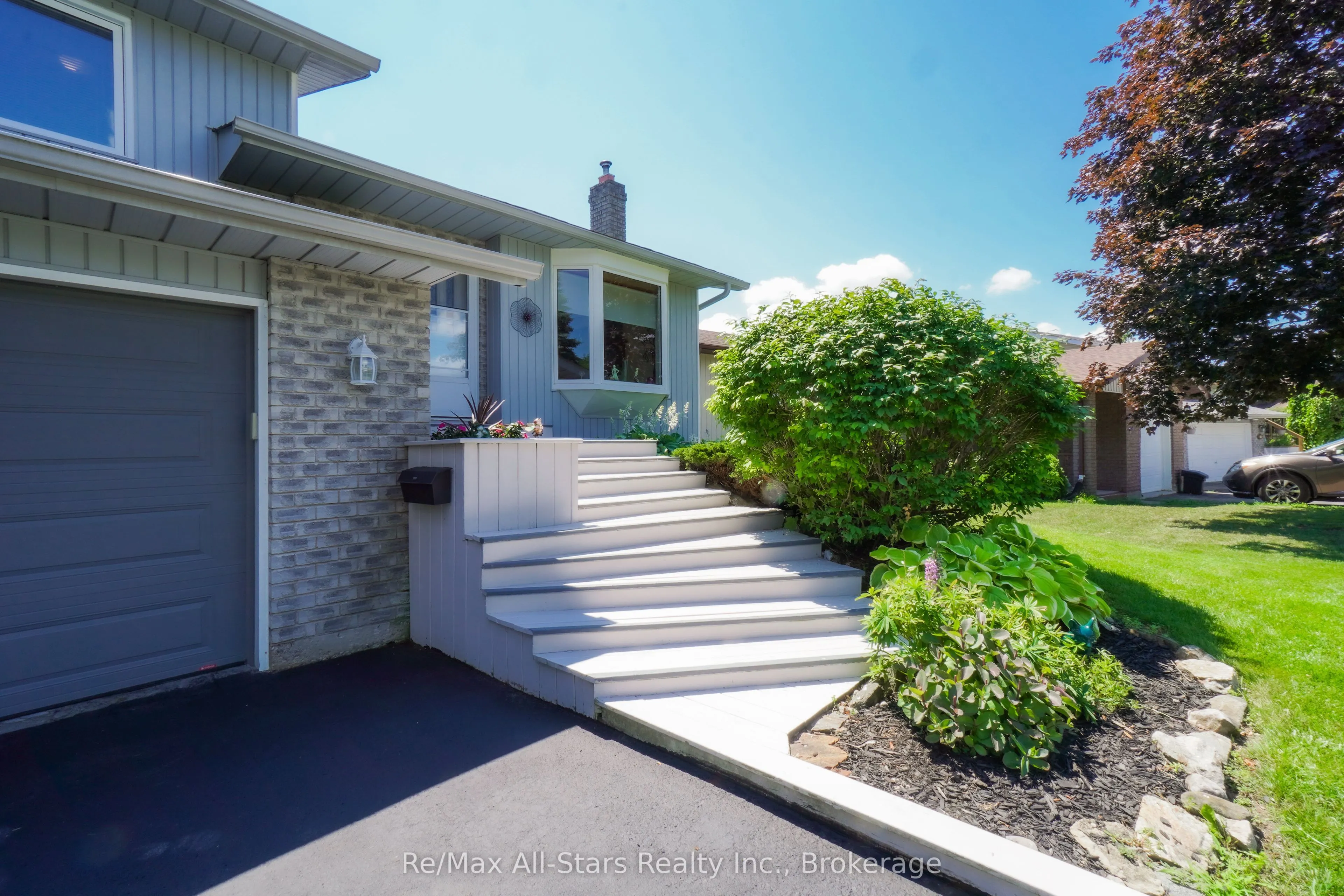 16 Cedartree Lane