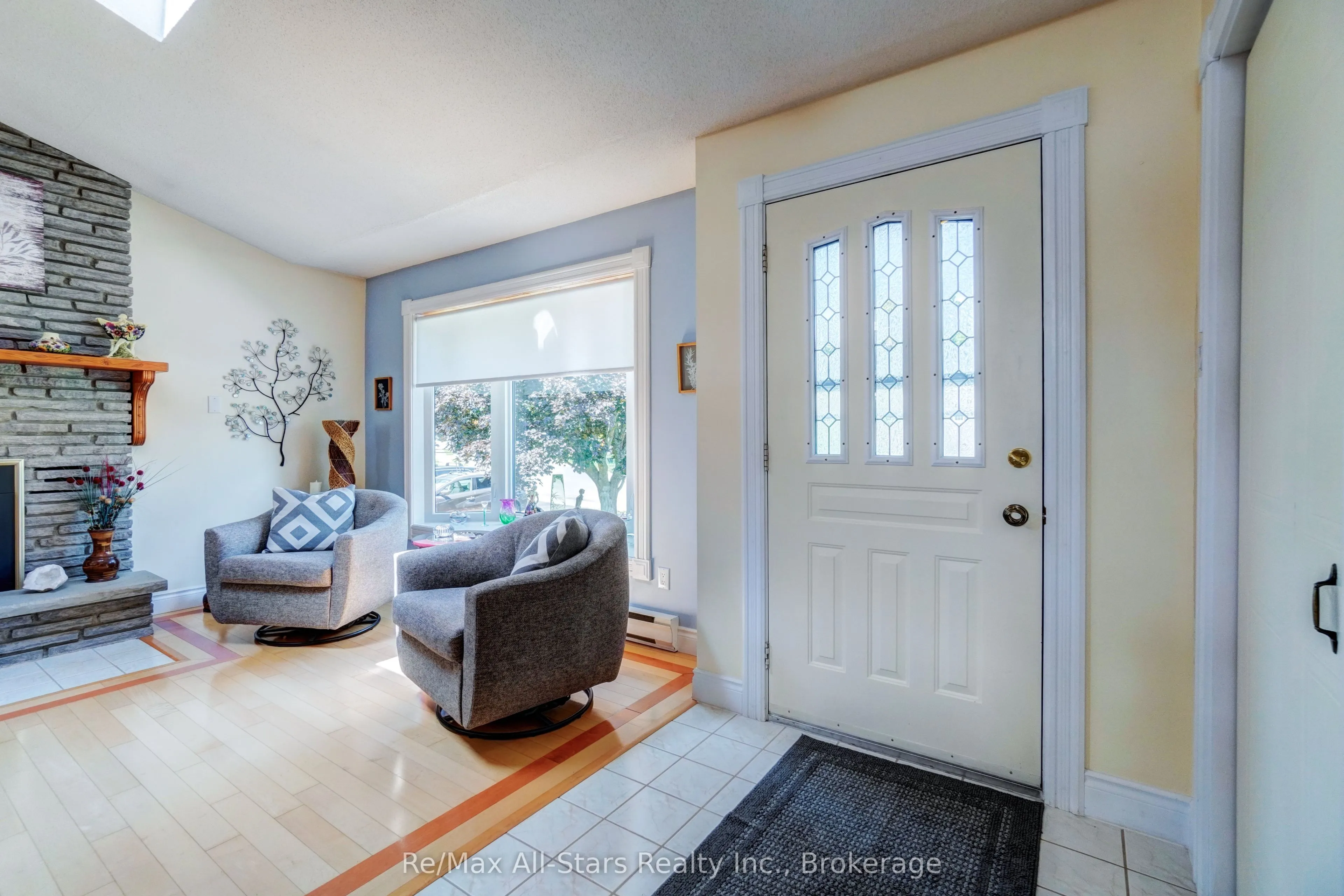 16 Cedartree Lane