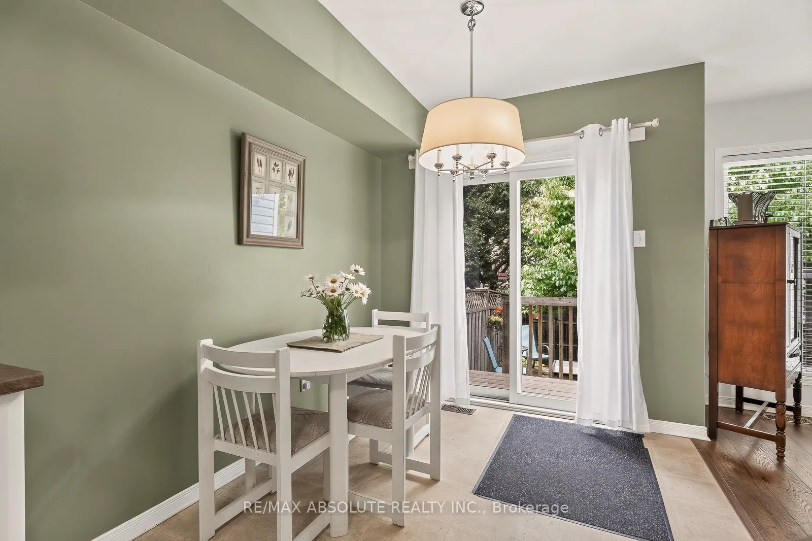 36 Chantilly Gate