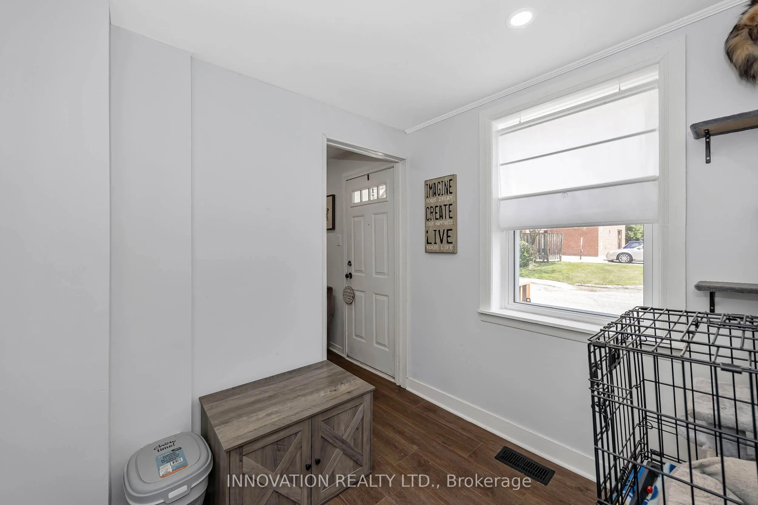 58 Russell Street N