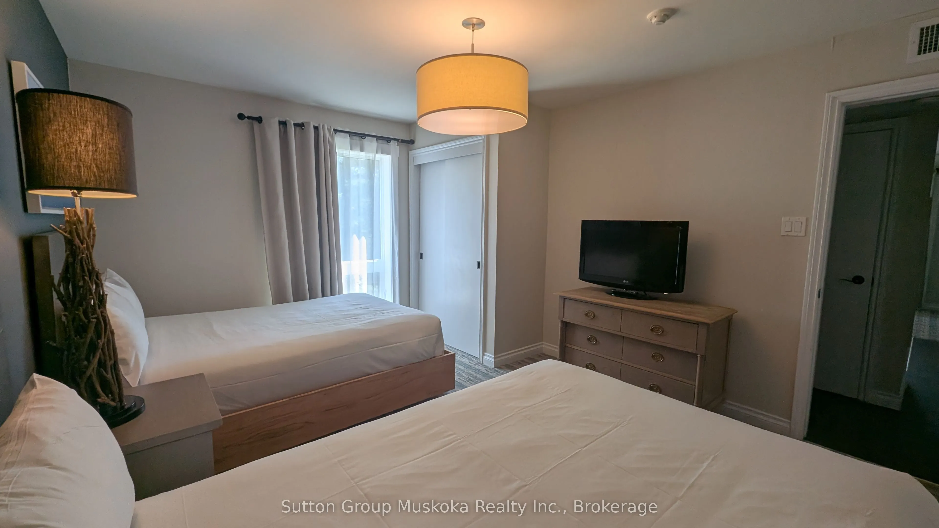 54-203 Deerhurst Drive #54-203