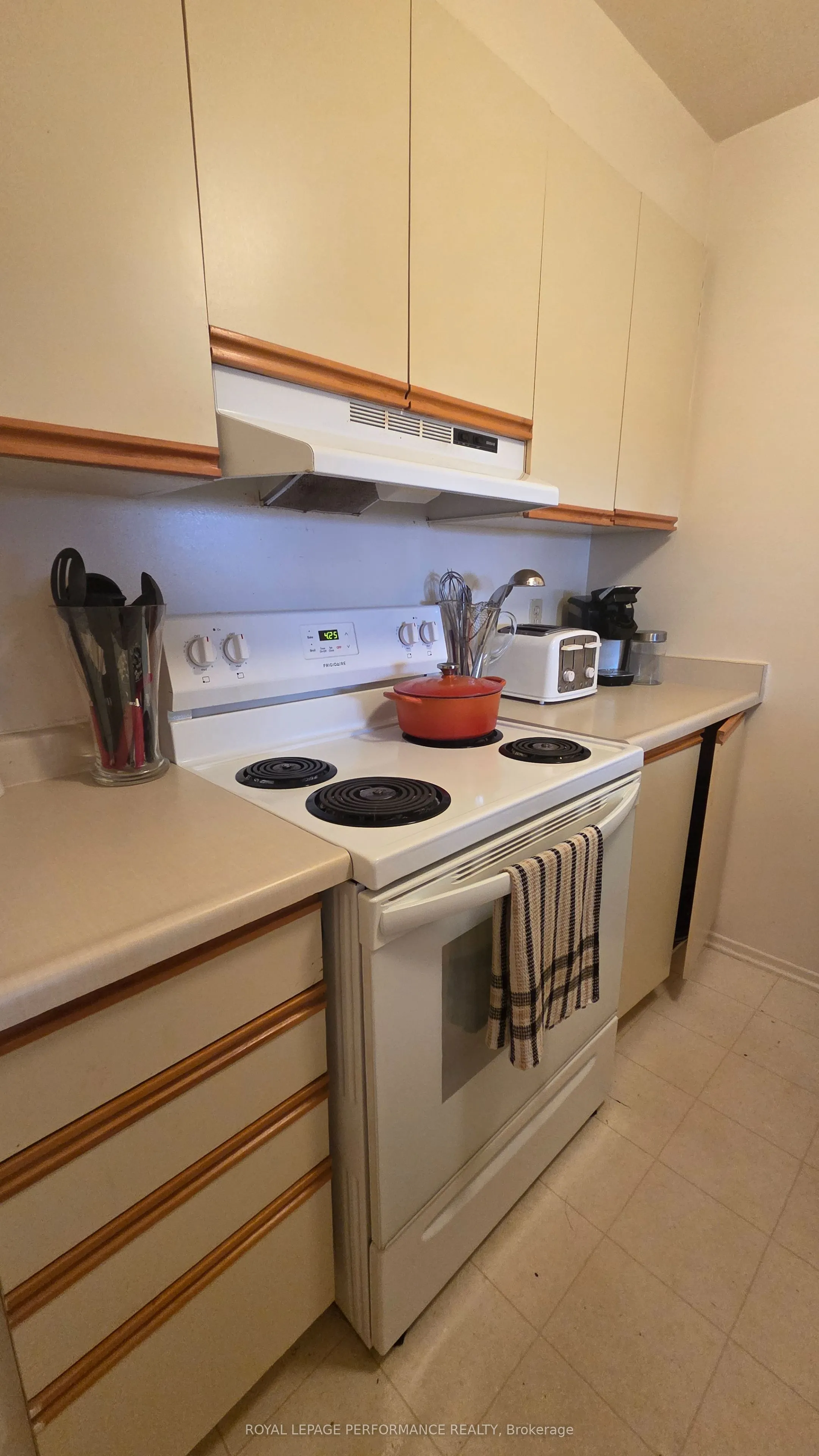218 Viewmount Drive #115