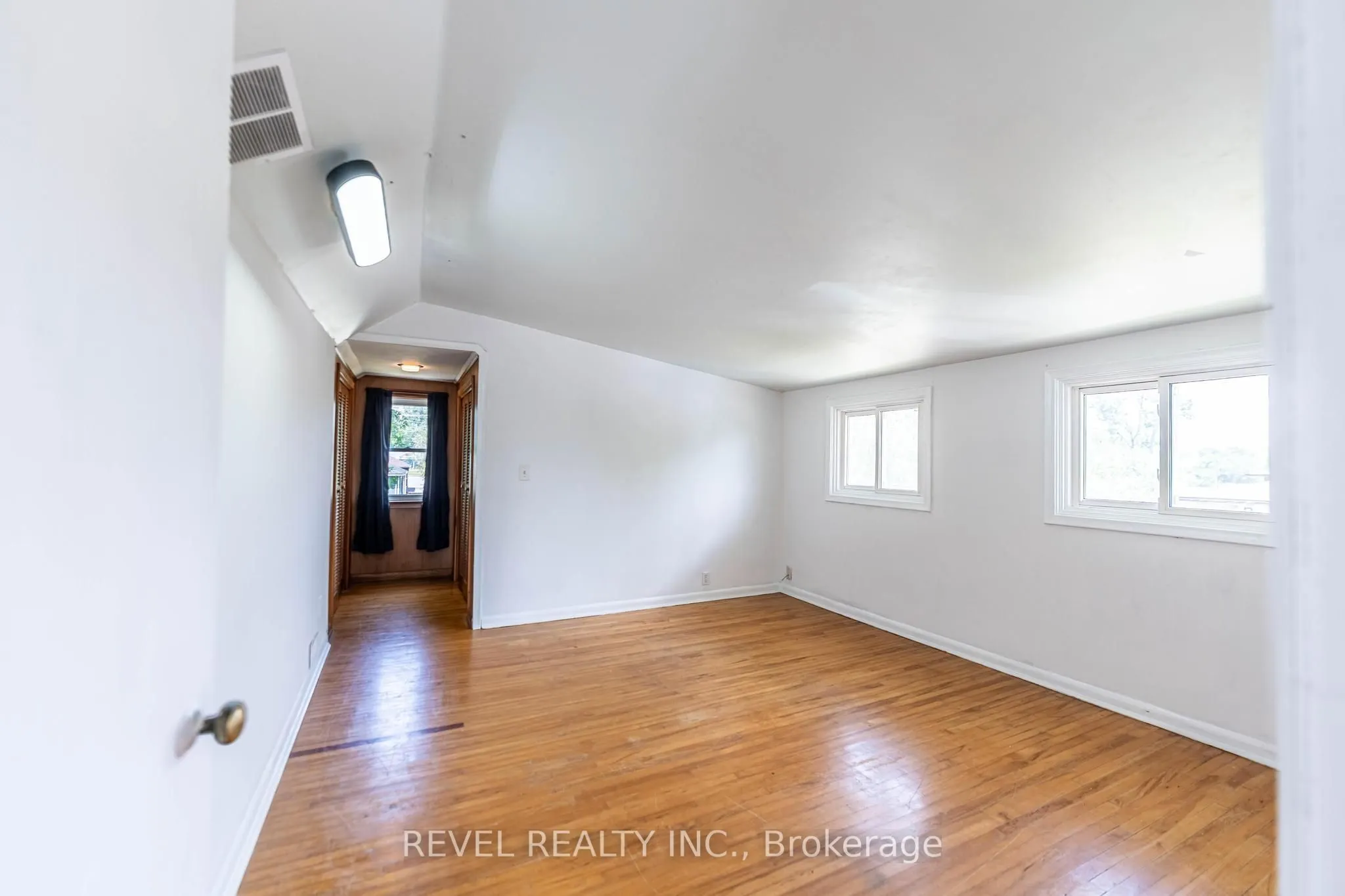 1217 ORCHARD Avenue