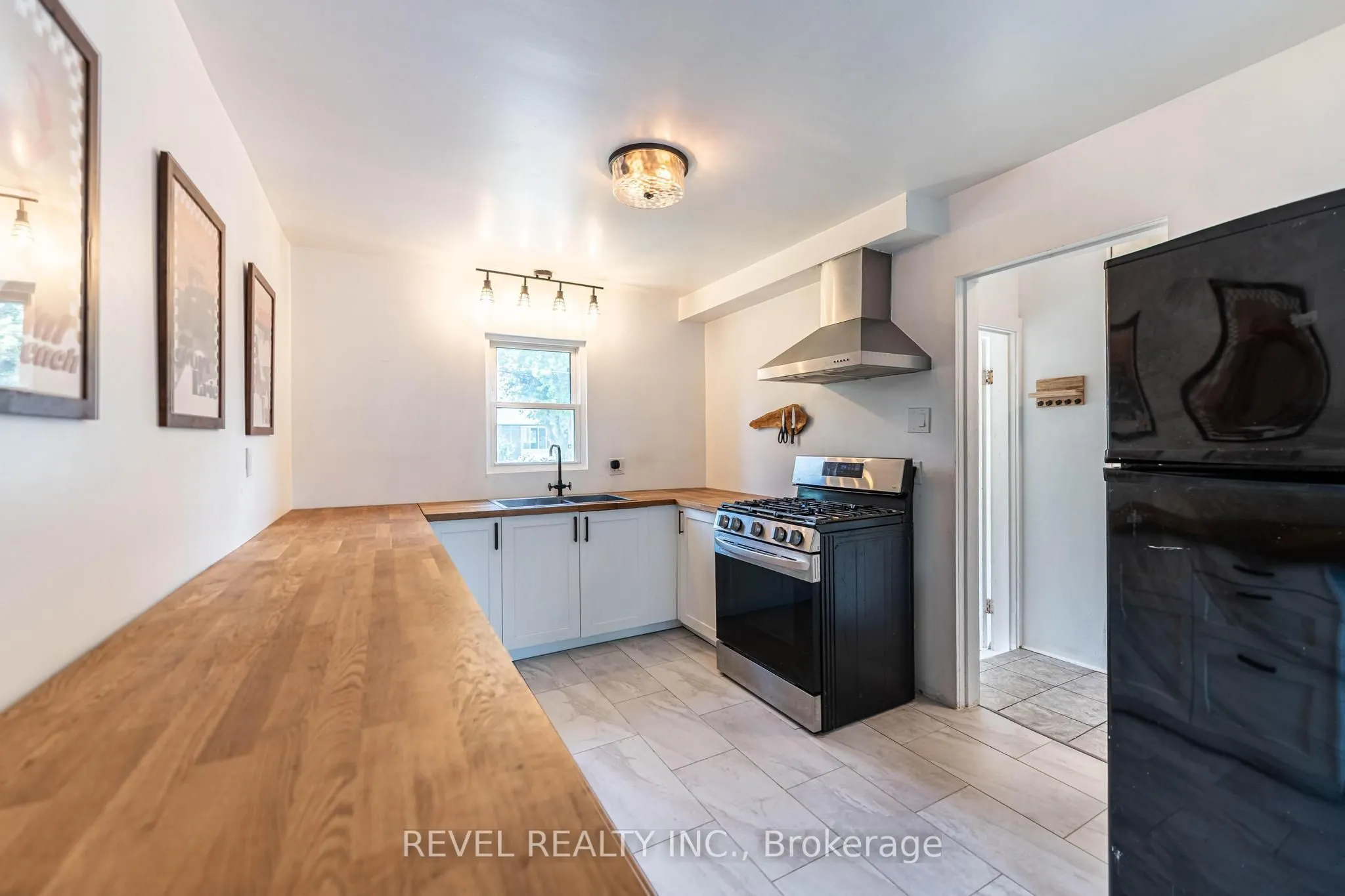 1217 ORCHARD Avenue