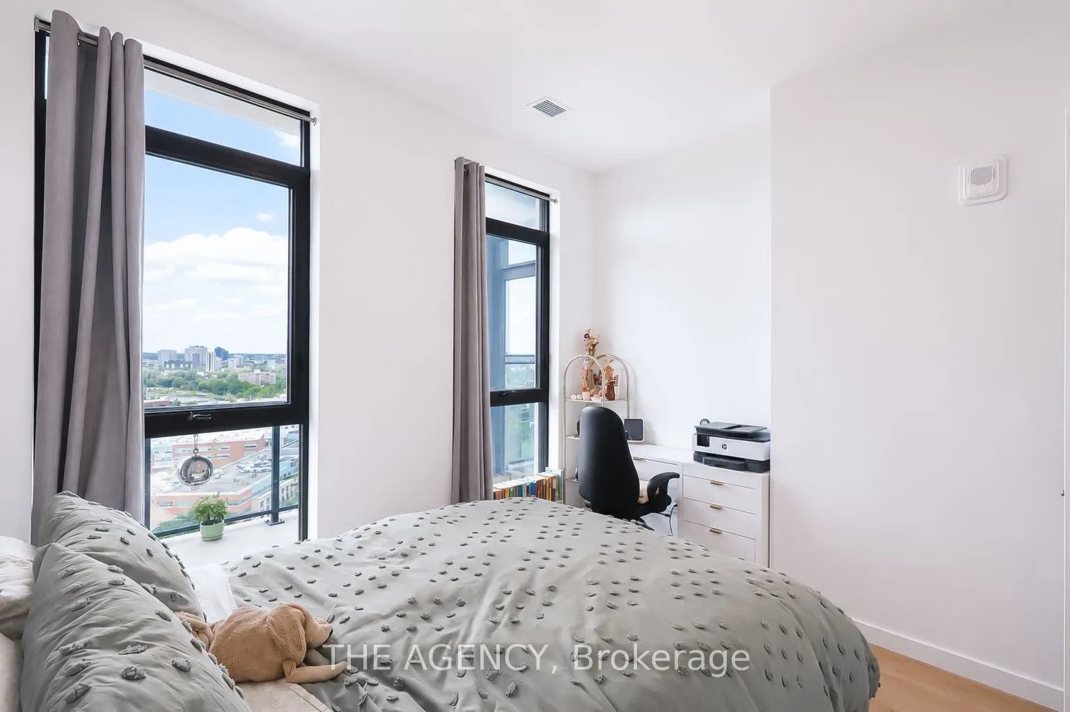 181 King Street S #1907