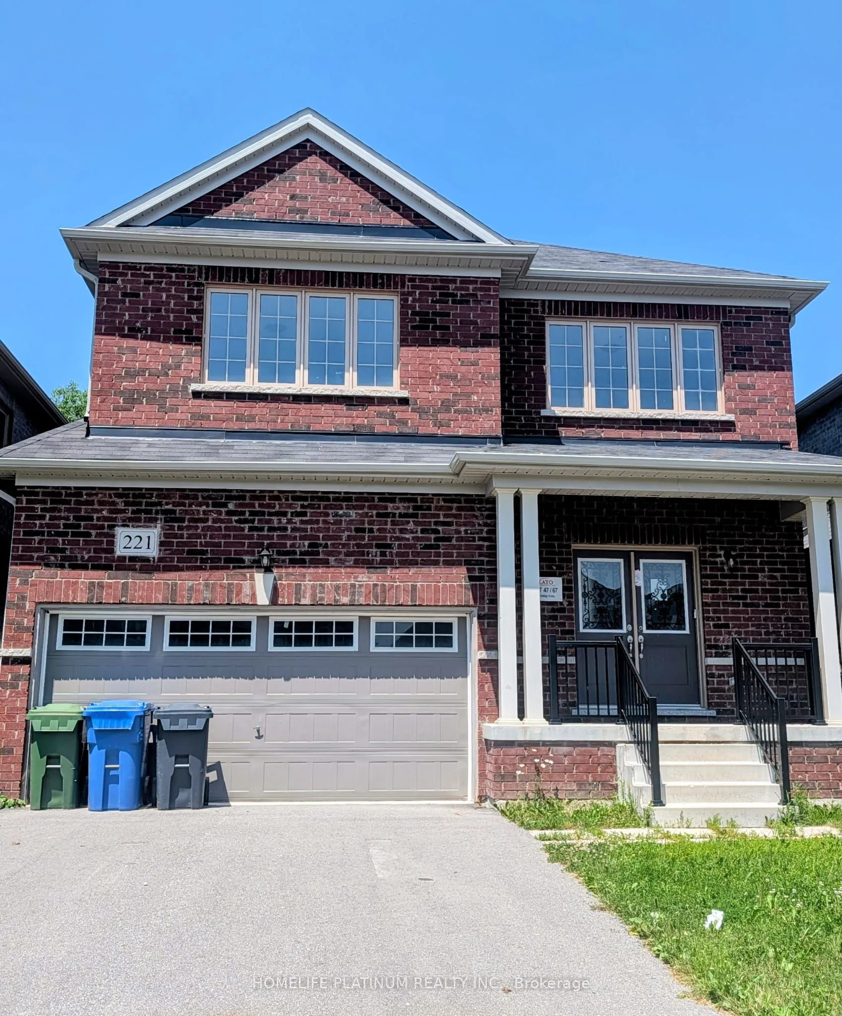 221 Ridley Crescent