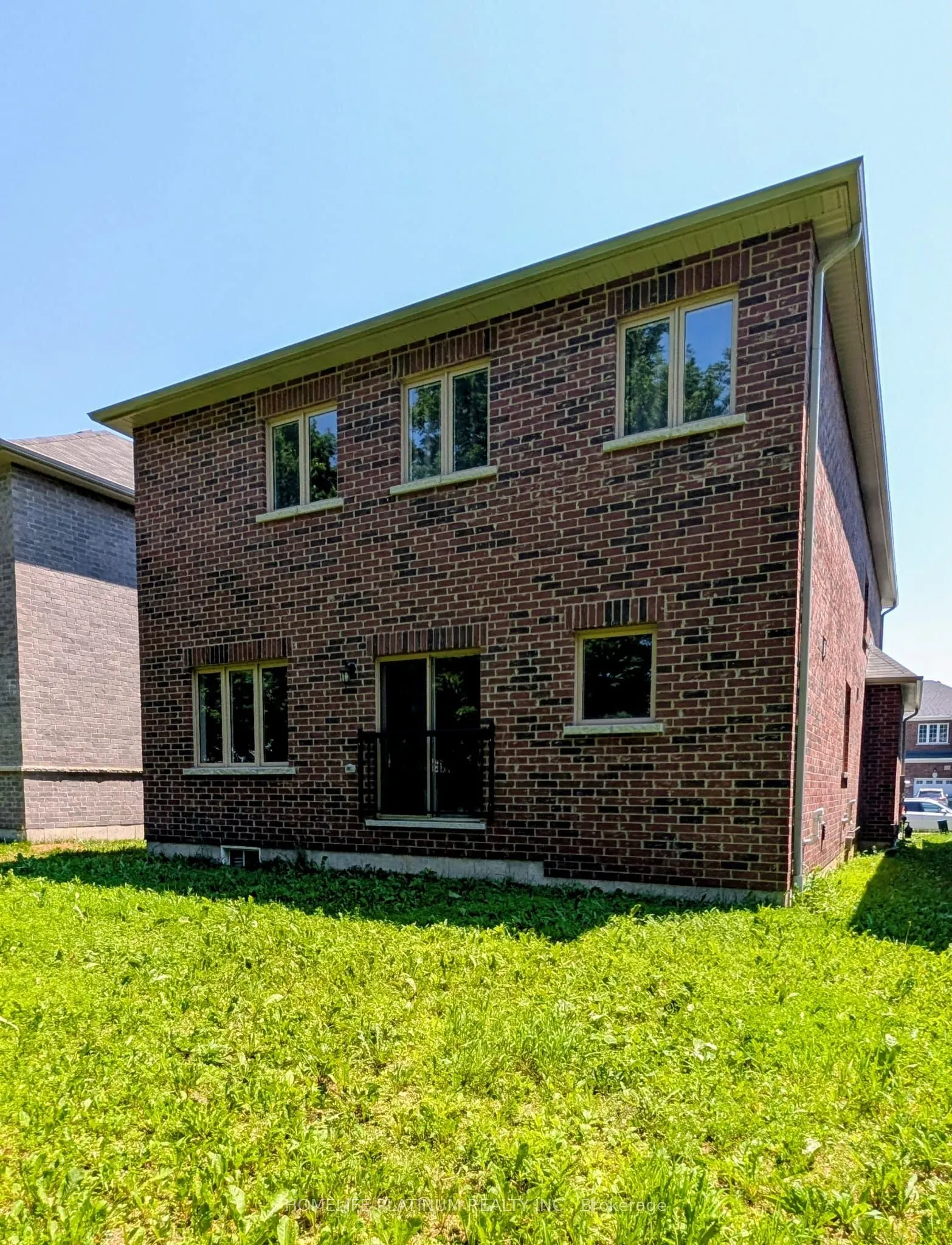 221 Ridley Crescent