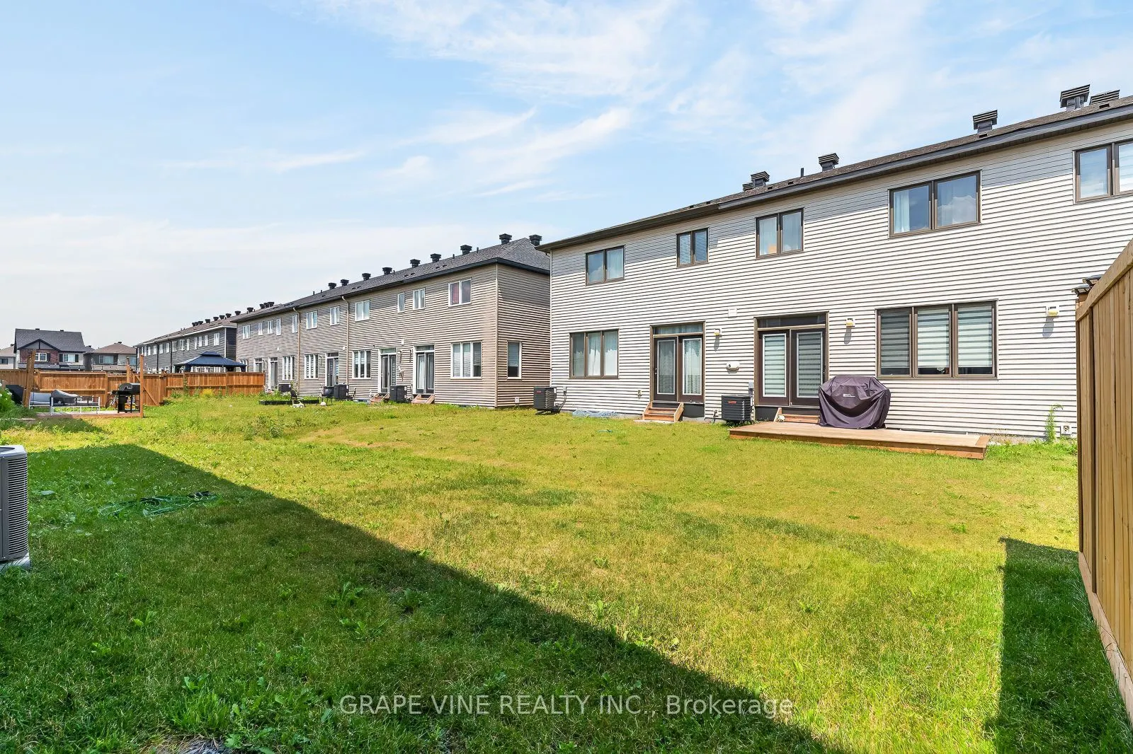 225 Billrian Crescent