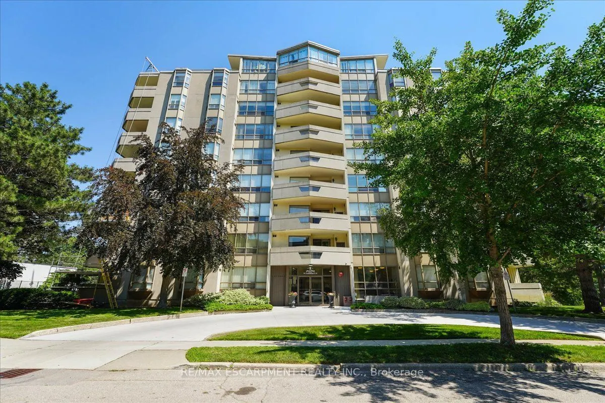 8 Village Green Boulevard #807