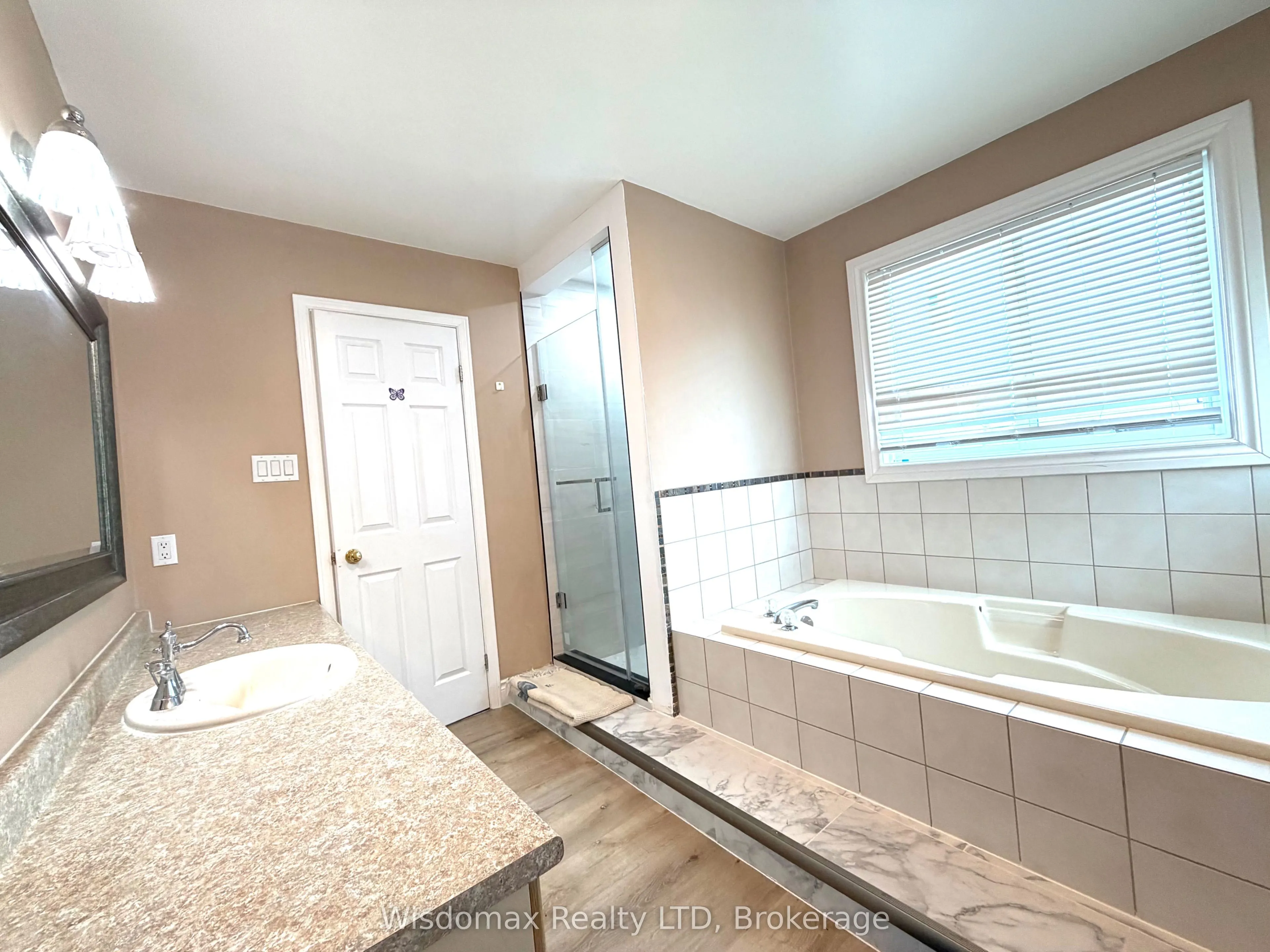 1 CRYSLER Crescent