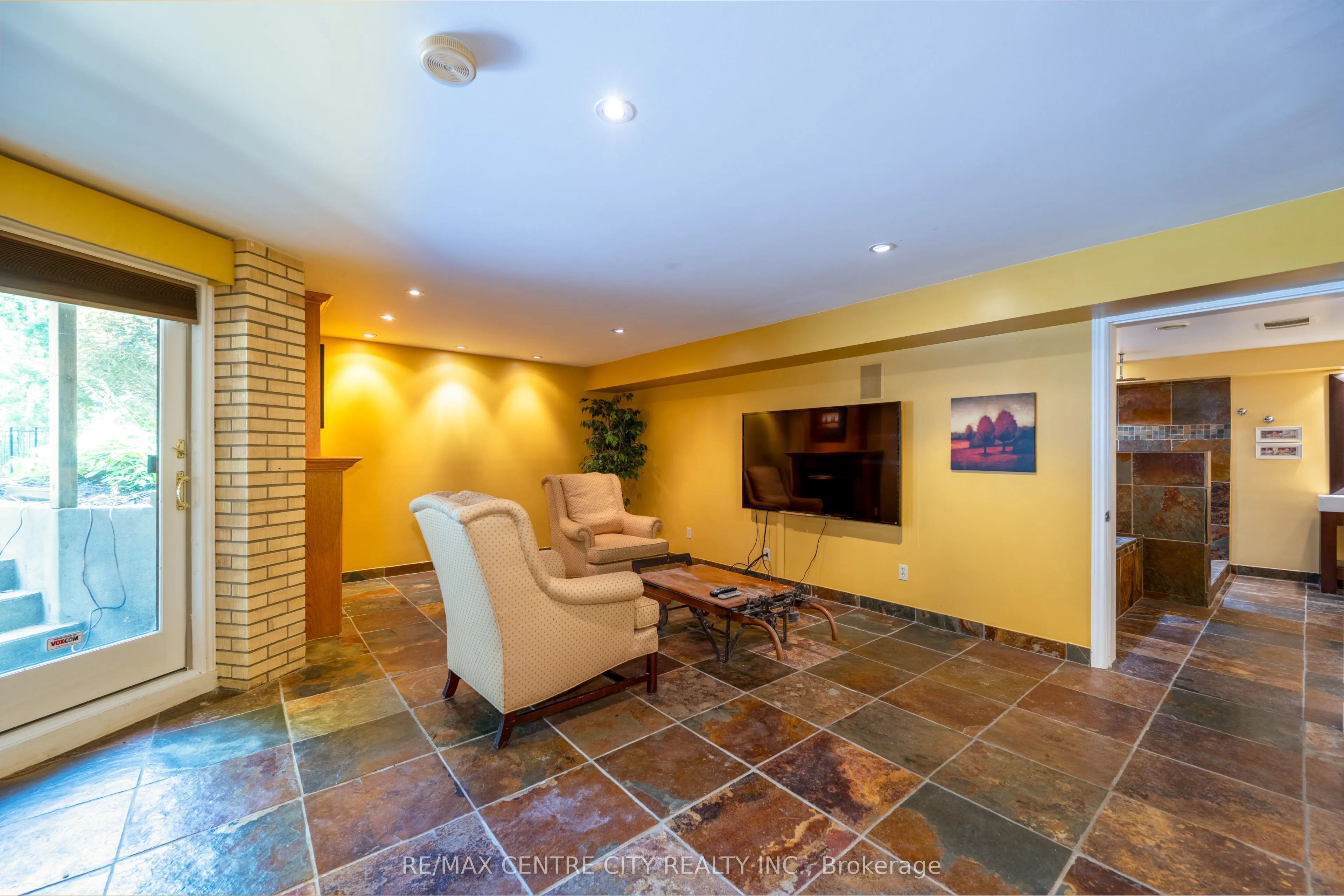 255 MILL POND Crescent