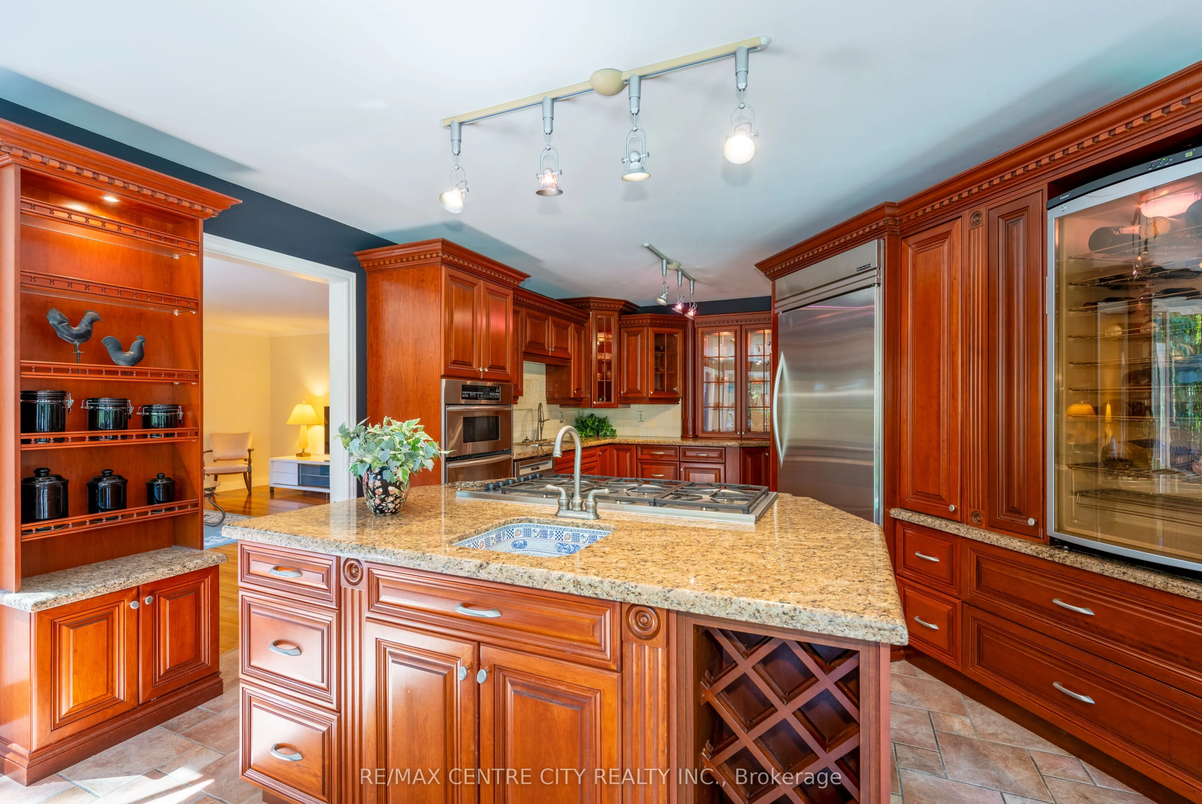 255 MILL POND Crescent