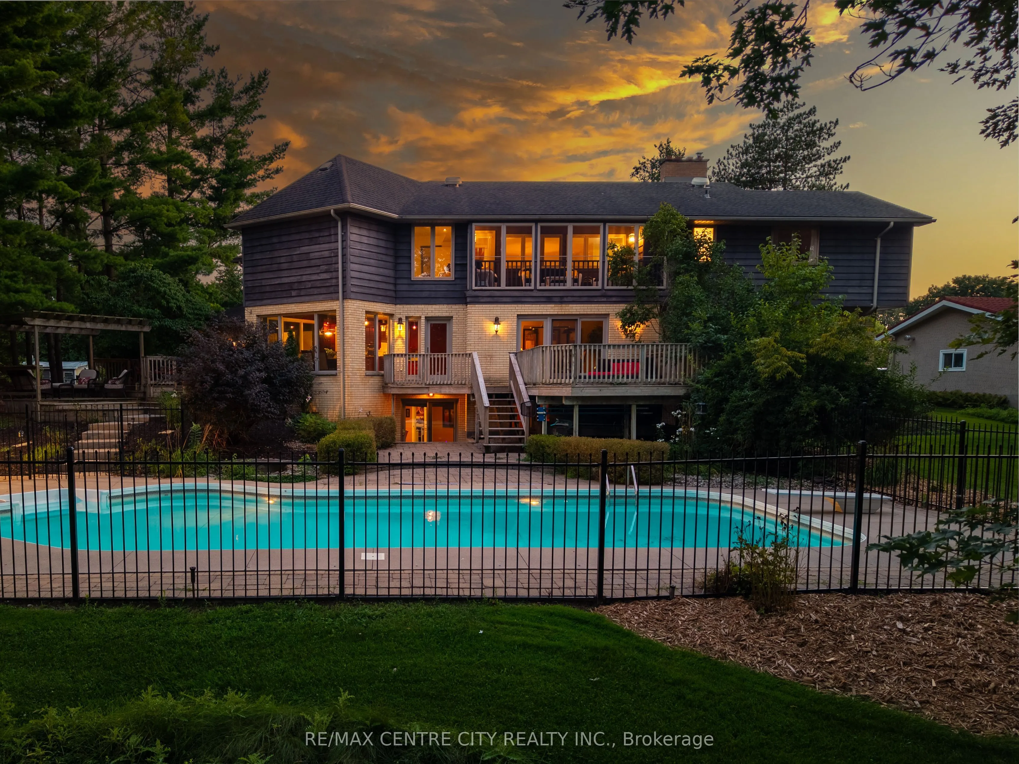 255 MILL POND Crescent