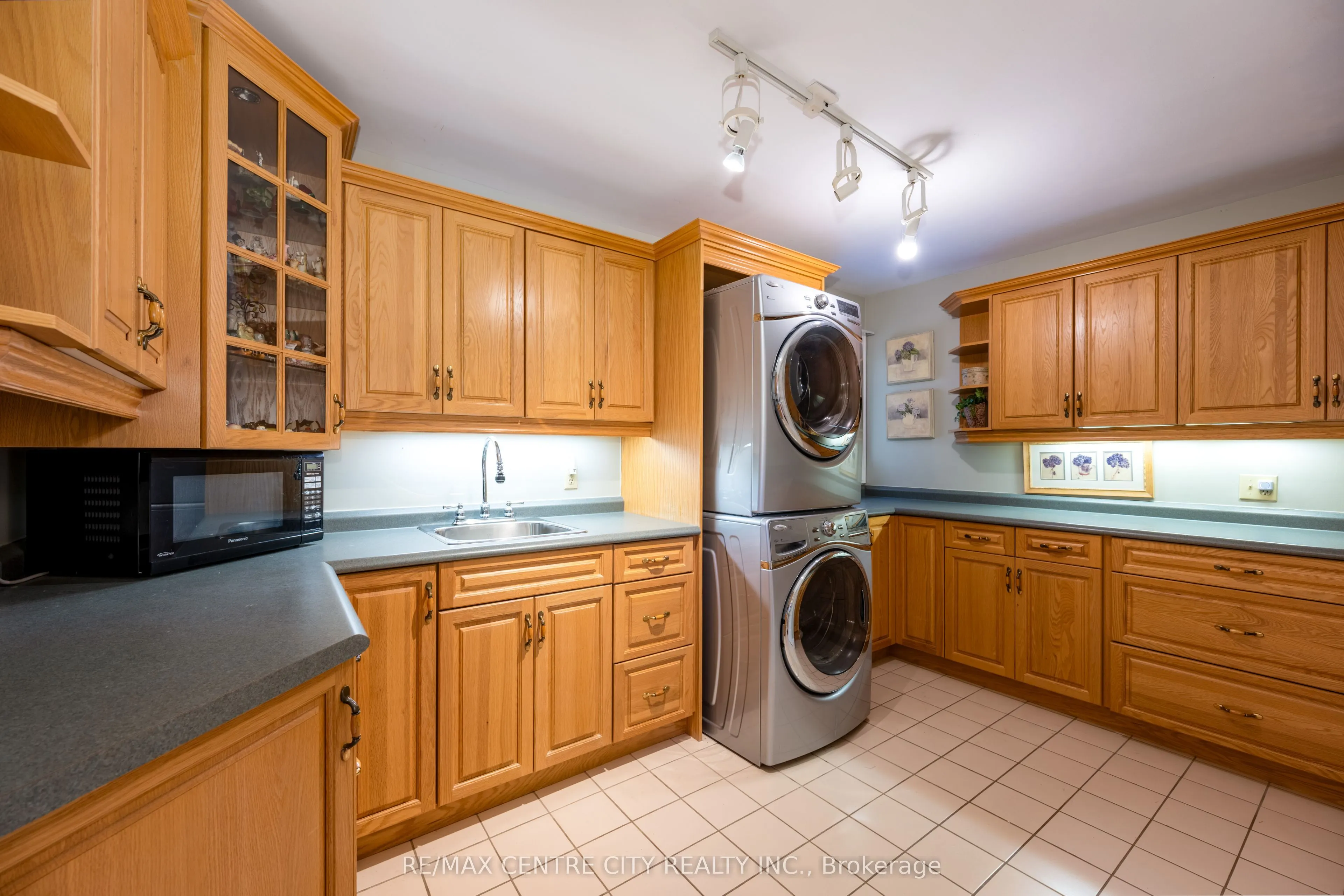 255 MILL POND Crescent