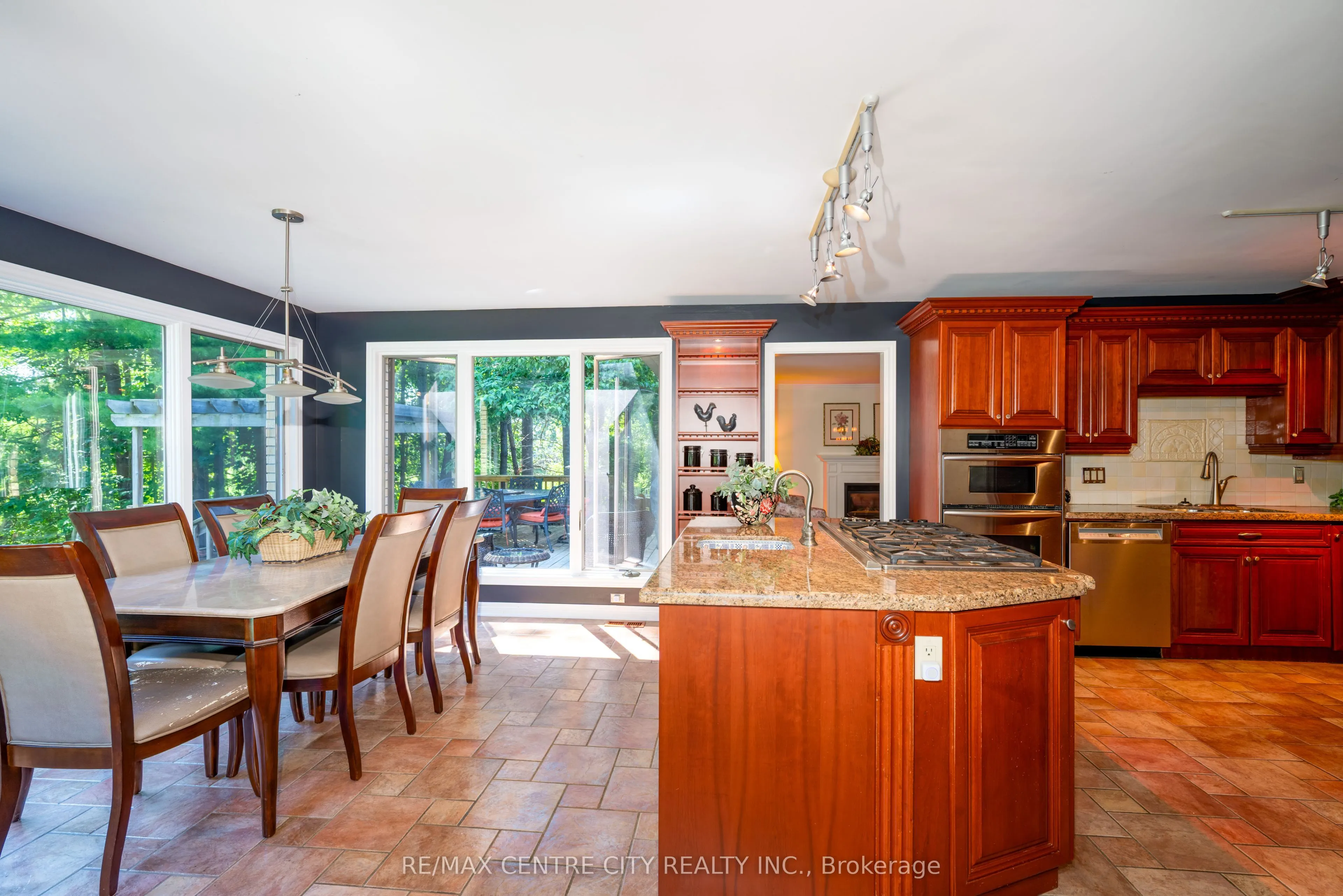 255 MILL POND Crescent