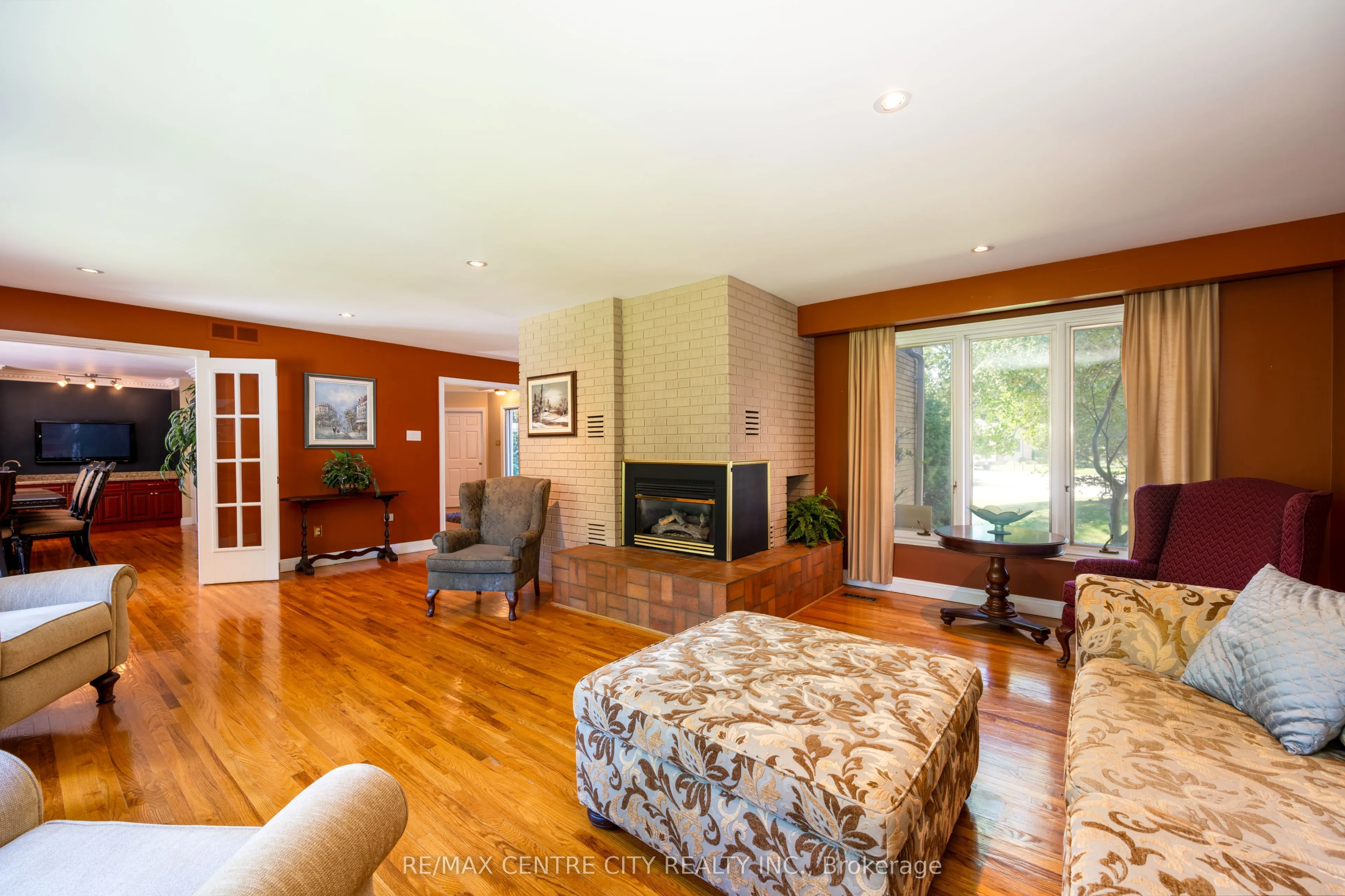 255 MILL POND Crescent